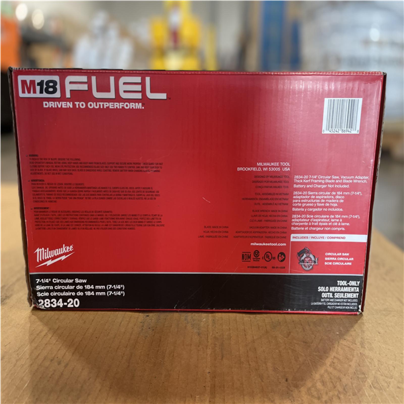 DALLAS LOCATION - NEW!- MILWAUKEE M18 FUEL 18V Lithium-Ion Brushless Cordless 7-1/4 in. Circular Saw (TOOL-ONLY)