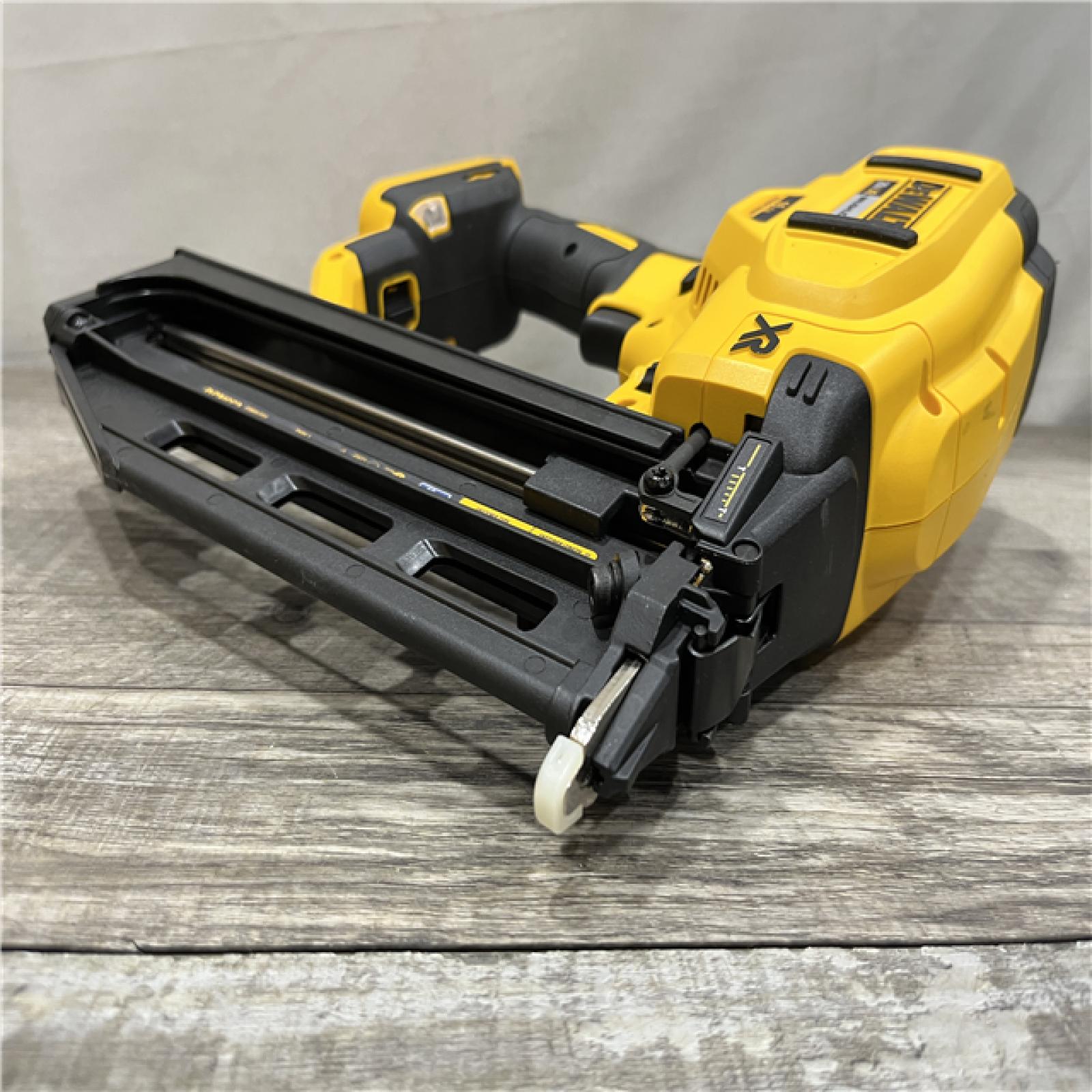 AS-IS DEWALT 20V MAX XR 16-Gauge Lithium-Ion Cordless Finish Nailer (Tool Only)