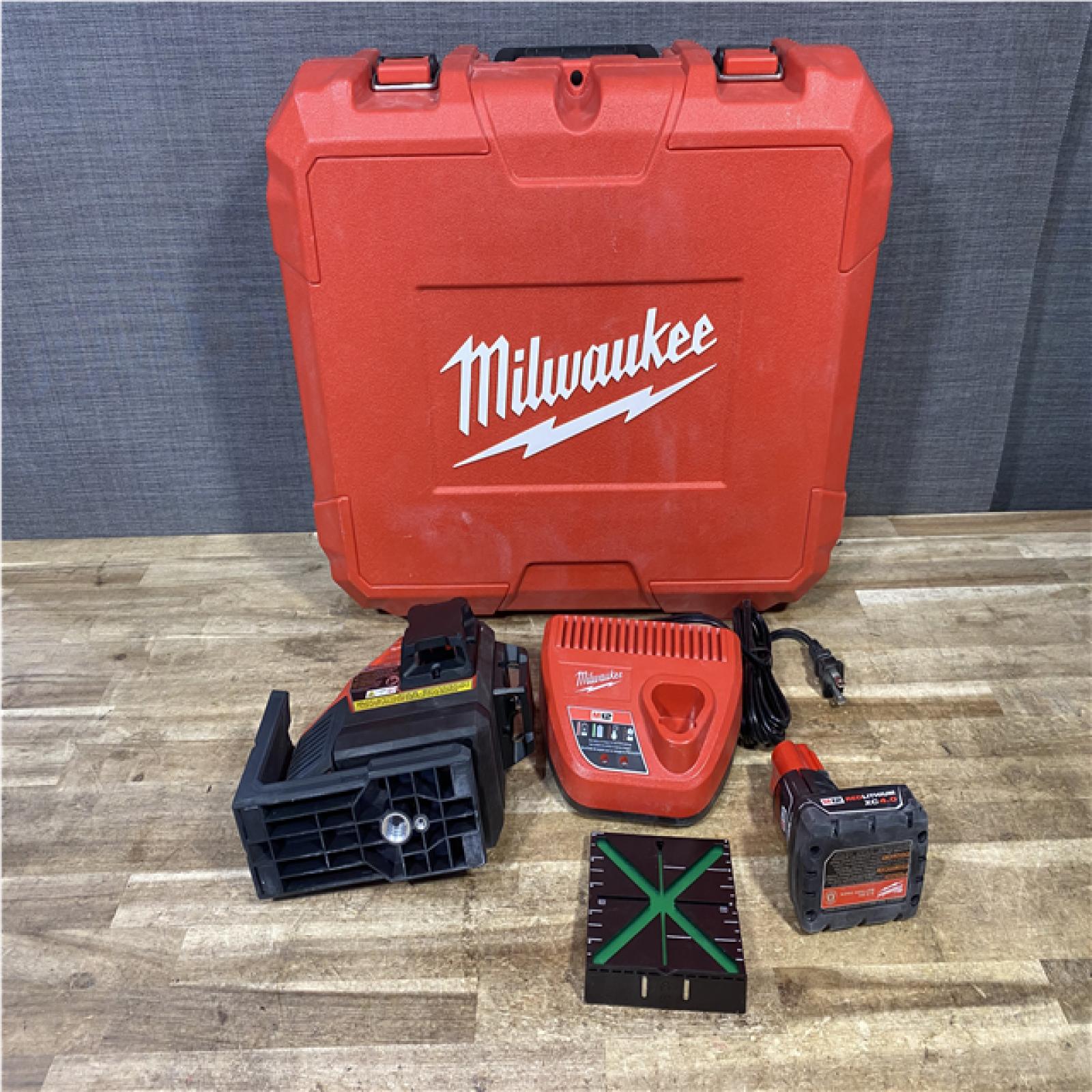 Houston Location AS-IS Milwaukee 12-Volt Lithium-Ion Cordless Green 250 ft. 3-Plane Laser Level Kit