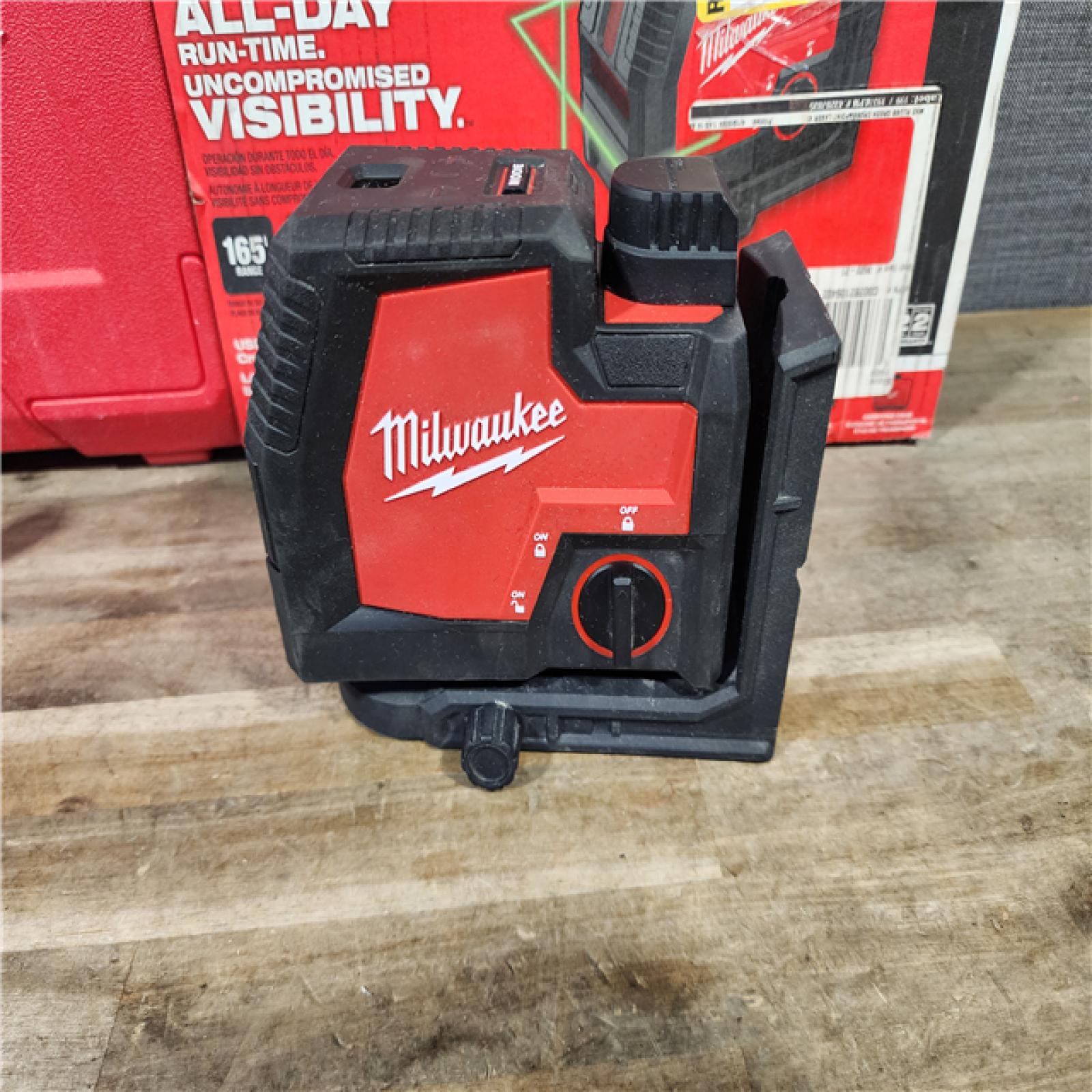 HOUSTON LOCATION - AS-IS Milwaukee-3522-21 Green Beam Laser Cross Line Plumb Point Rechargeable USB Kit