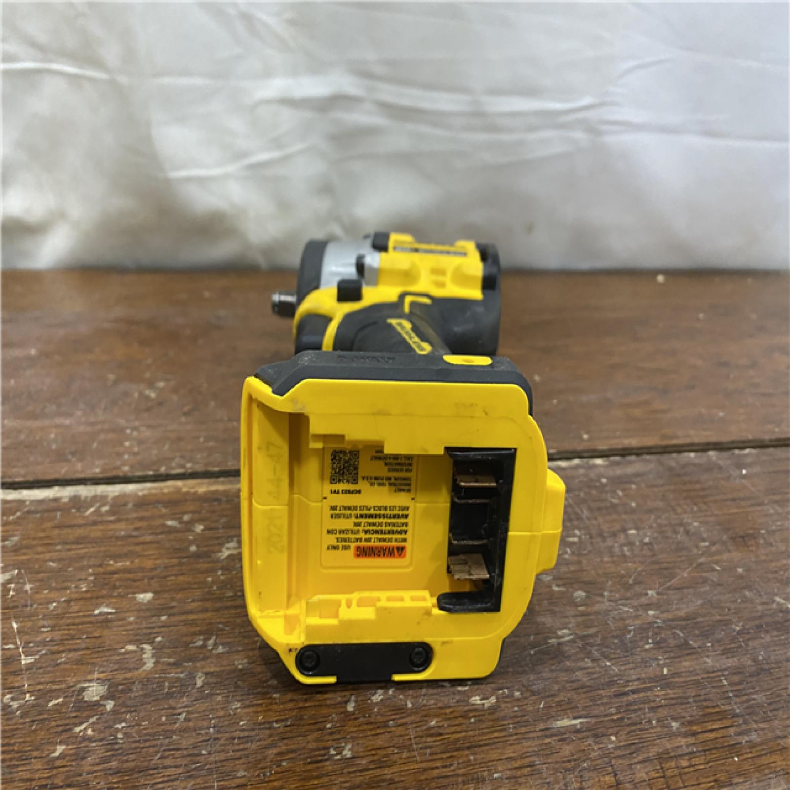 AS-IS DeWalt 20V MAX ATOMIC 3/8 in. Cordless Brushless Compact Impact Wrench Tool Only
