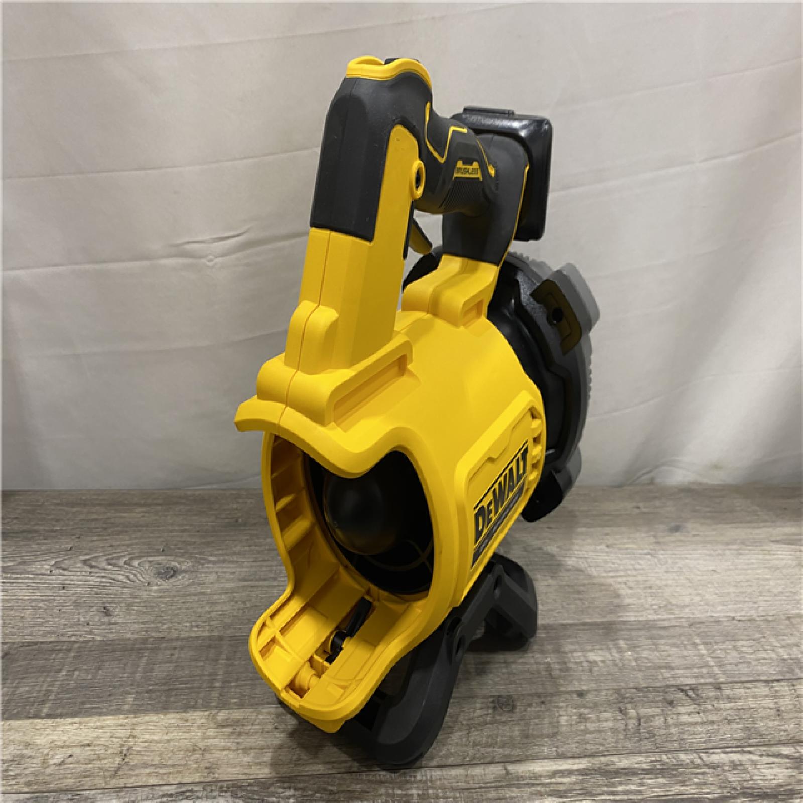 AS-IS DEWALT 20V MAX* XR Brushless Cordless Handheld Blower Kit