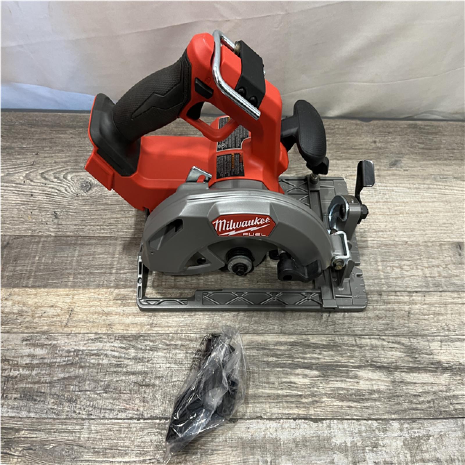 AS-IS Milwaukee FUEL 18V Lithium-Ion Brushless Cordless 7-1/4 in. Circular Saw (Tool-Only)
