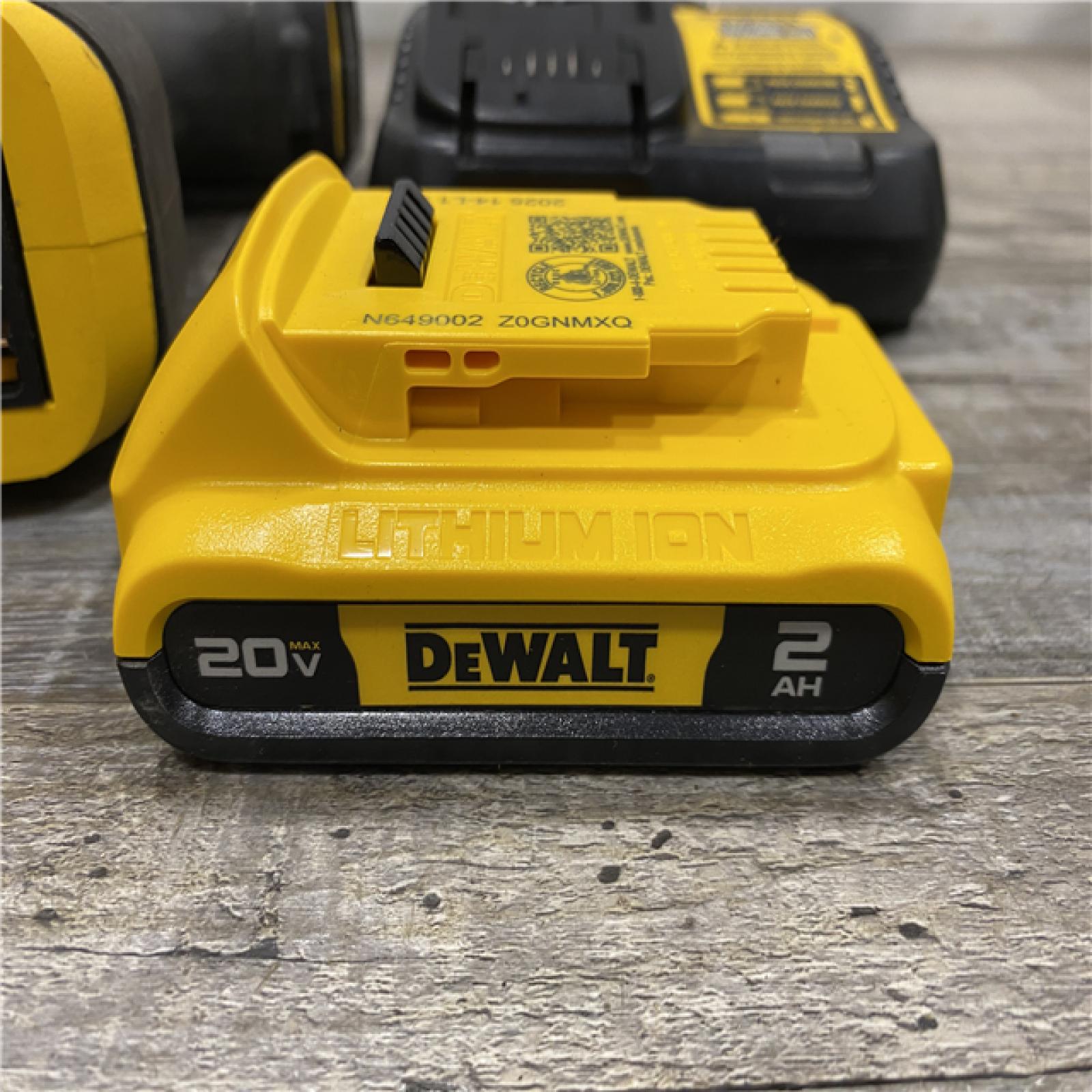 AS-IS DEWALT 20V MAX Cordless Battery Powered Pruner Kit