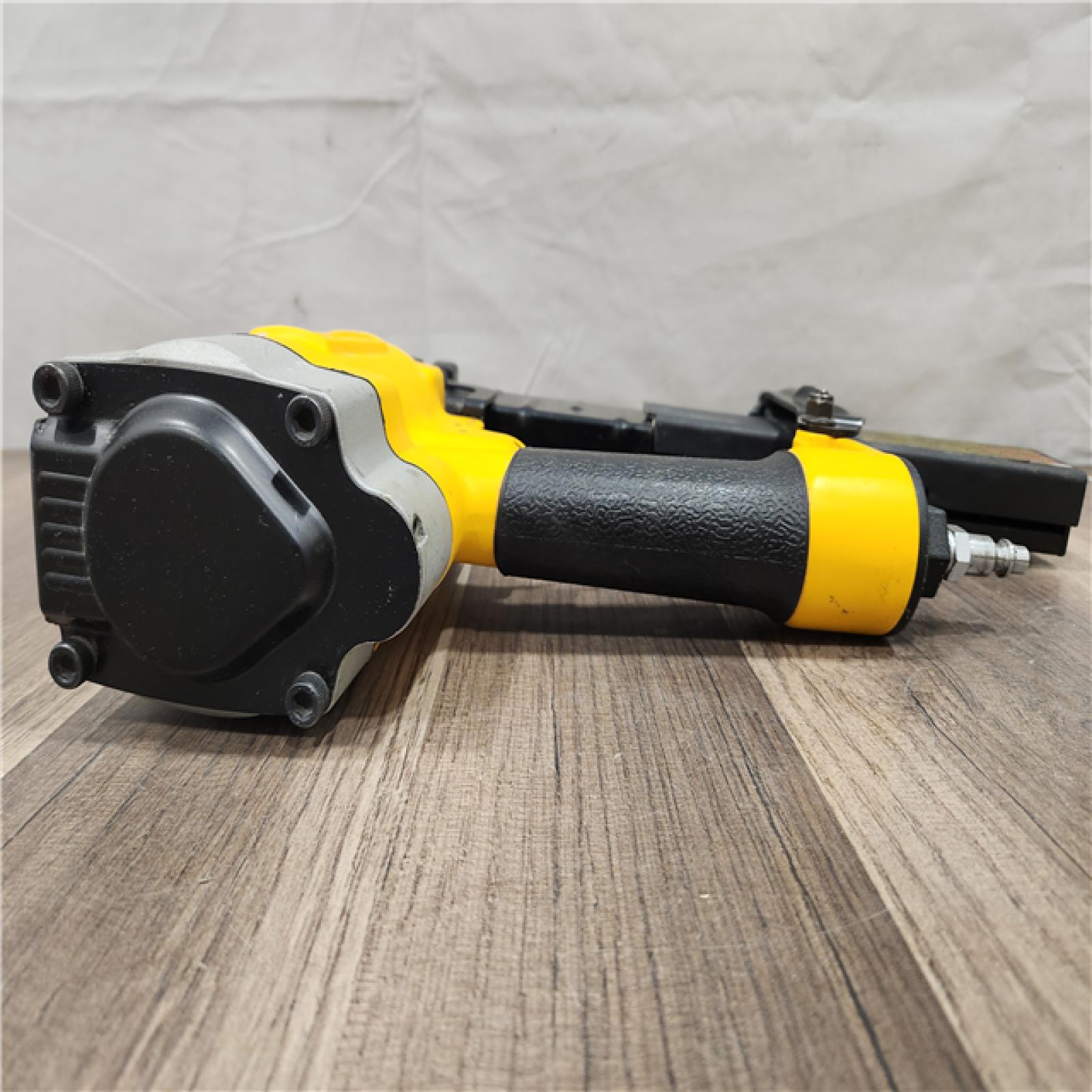 AS-IS- DeWalt DW451S2 16 Gauge 1 Crown 2 Lathing Stapler