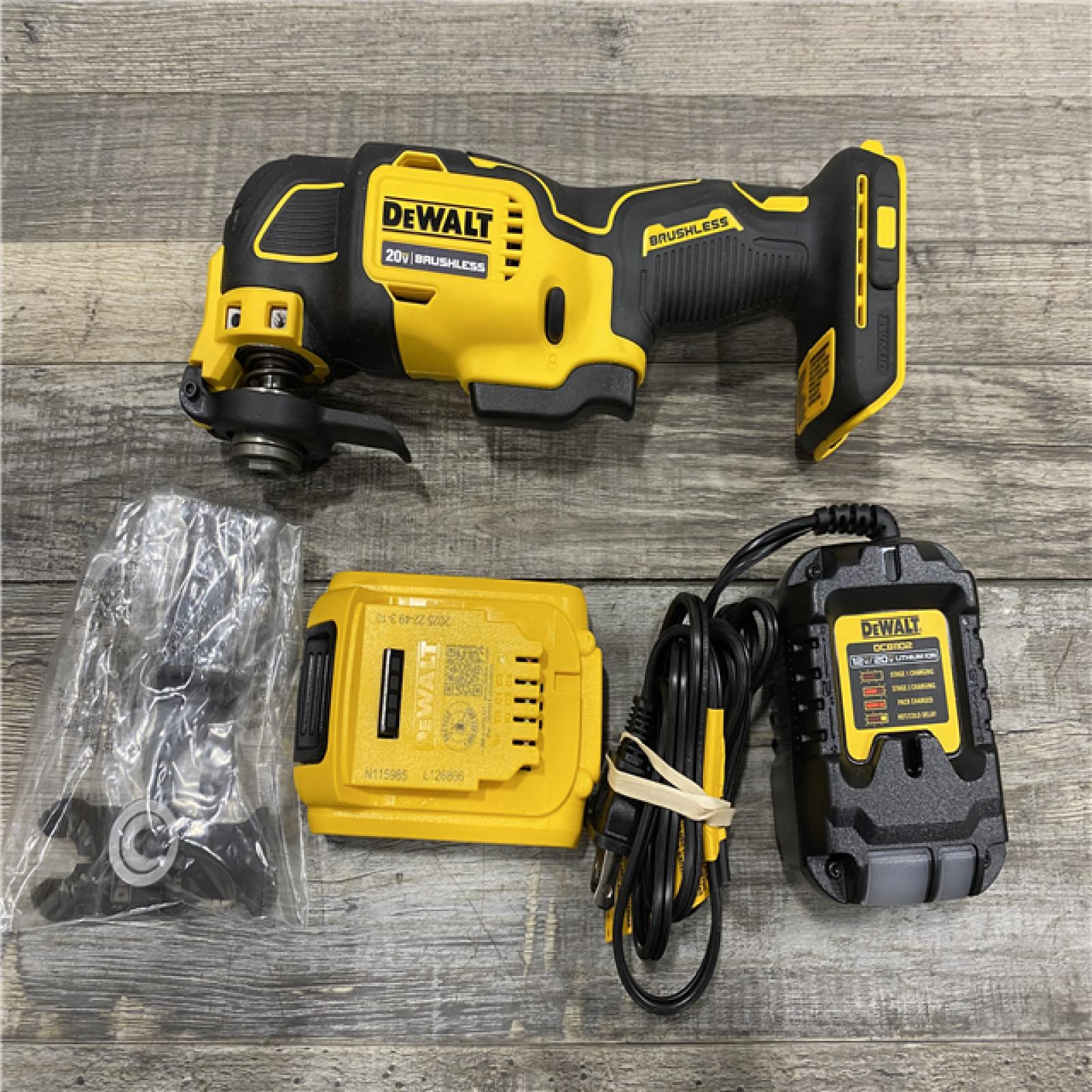 AS-IS DEWALT 20-Volt MAX Lithium-Ion Cordless Brushless Oscillating Tool Kit