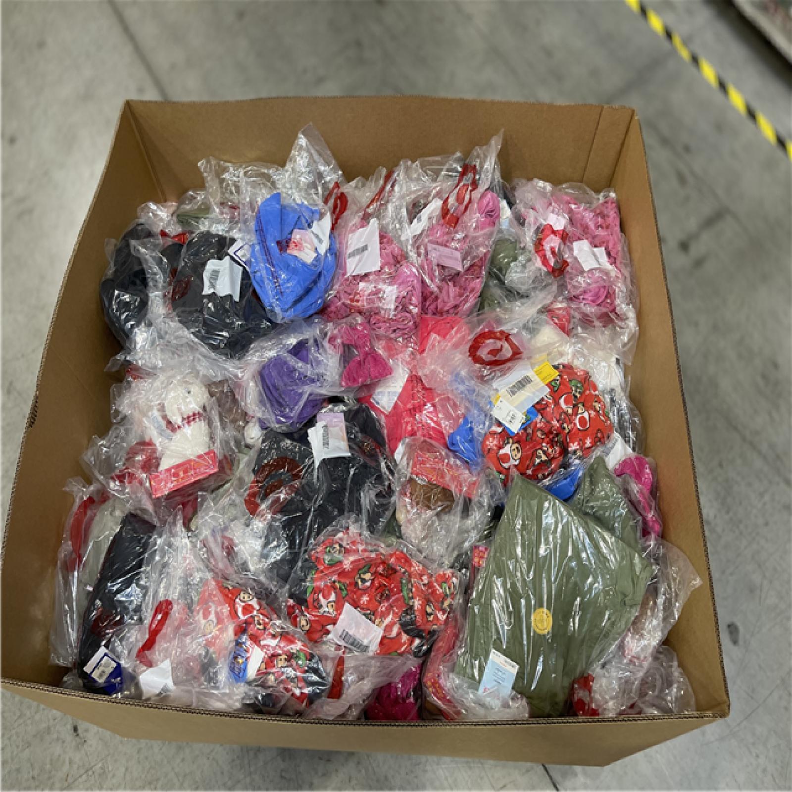 DALLAS LOCATION- NEW! BULLSEYE MIXED APPAREL PALLET- (300 UNITS)