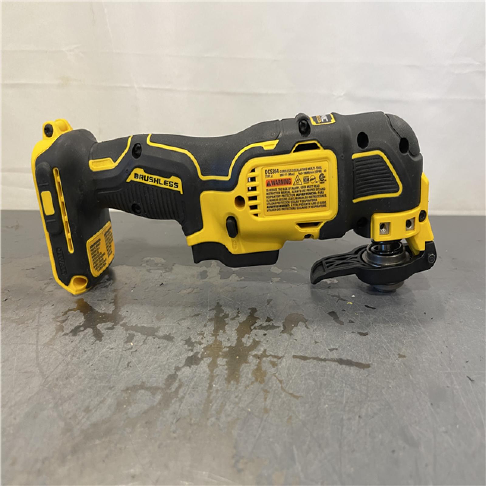 AS-IS - DEWALT ATOMIC 20V MAX Cordless Brushless Oscillating Multi Tool