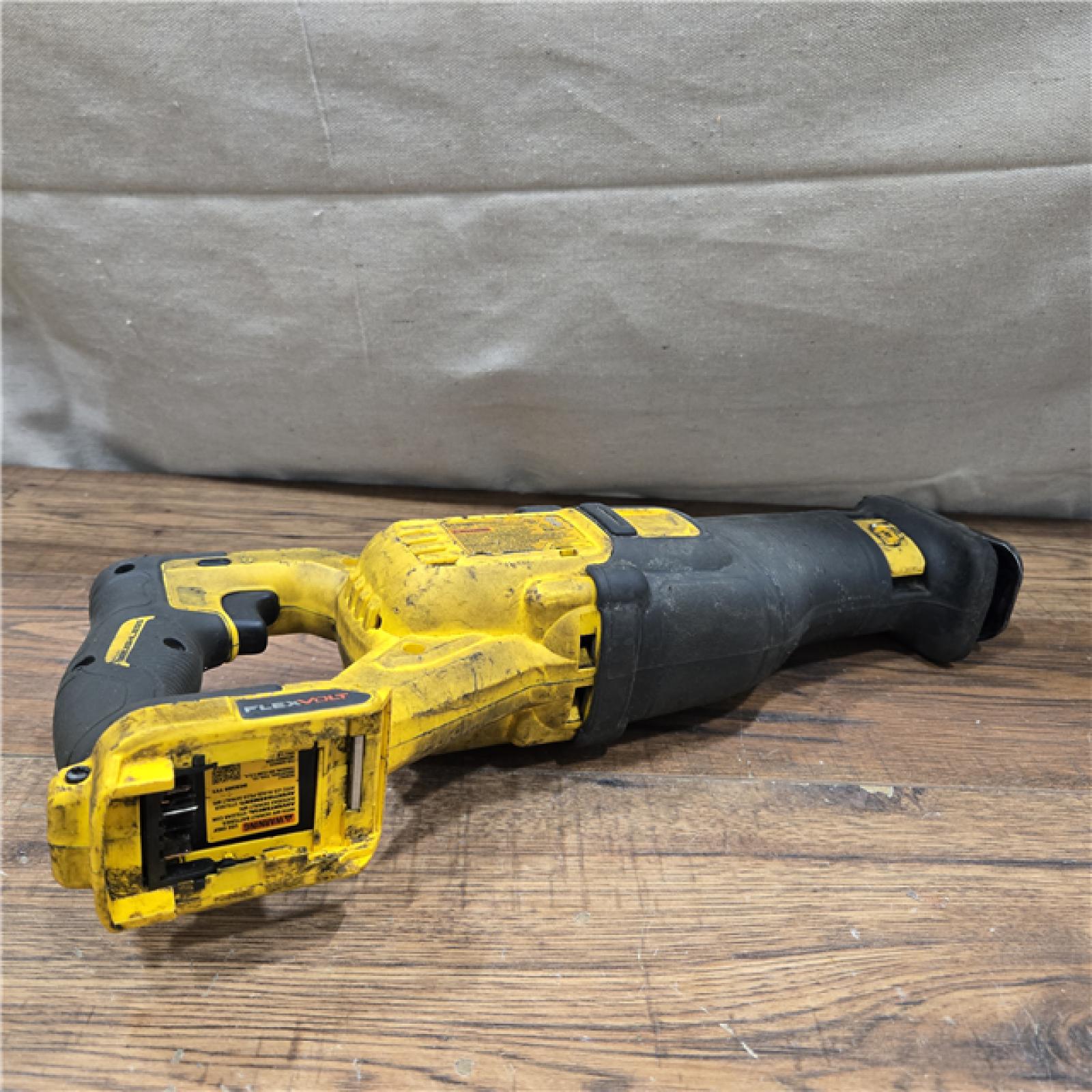 AS-IS DeWalt DCS389B FLEXVOLT 60V MAX Cordless Brushless Reciprocating Saw (Tool-Only)