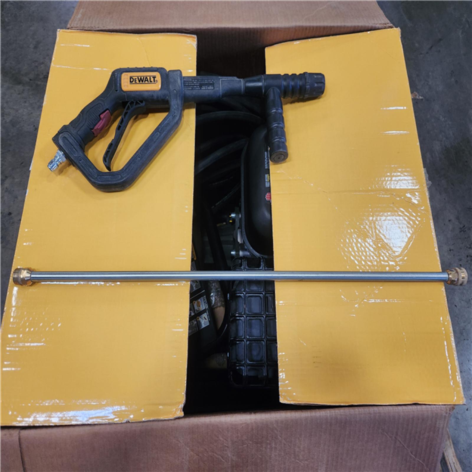 Phoenix LIKE NEW DEWALT 4400 PSI 4.0 GPM Cold Water Gas Pressure Washer