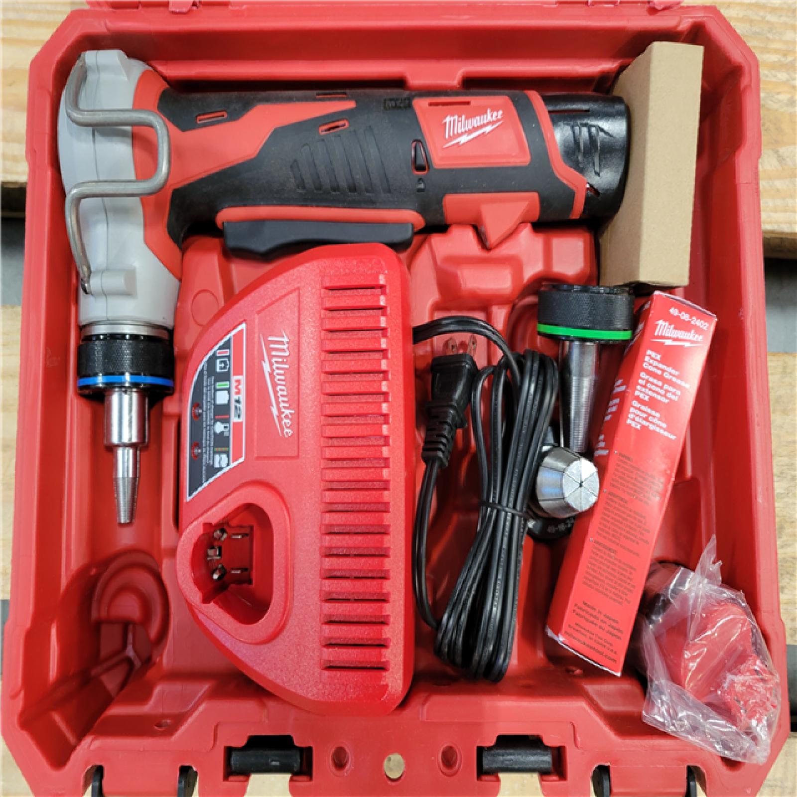 CALIFORNIA AS-IS MILWAUKEE M12 PEX EXPANDER KIT WITH BATTERY AND CHARGER INCLUDED