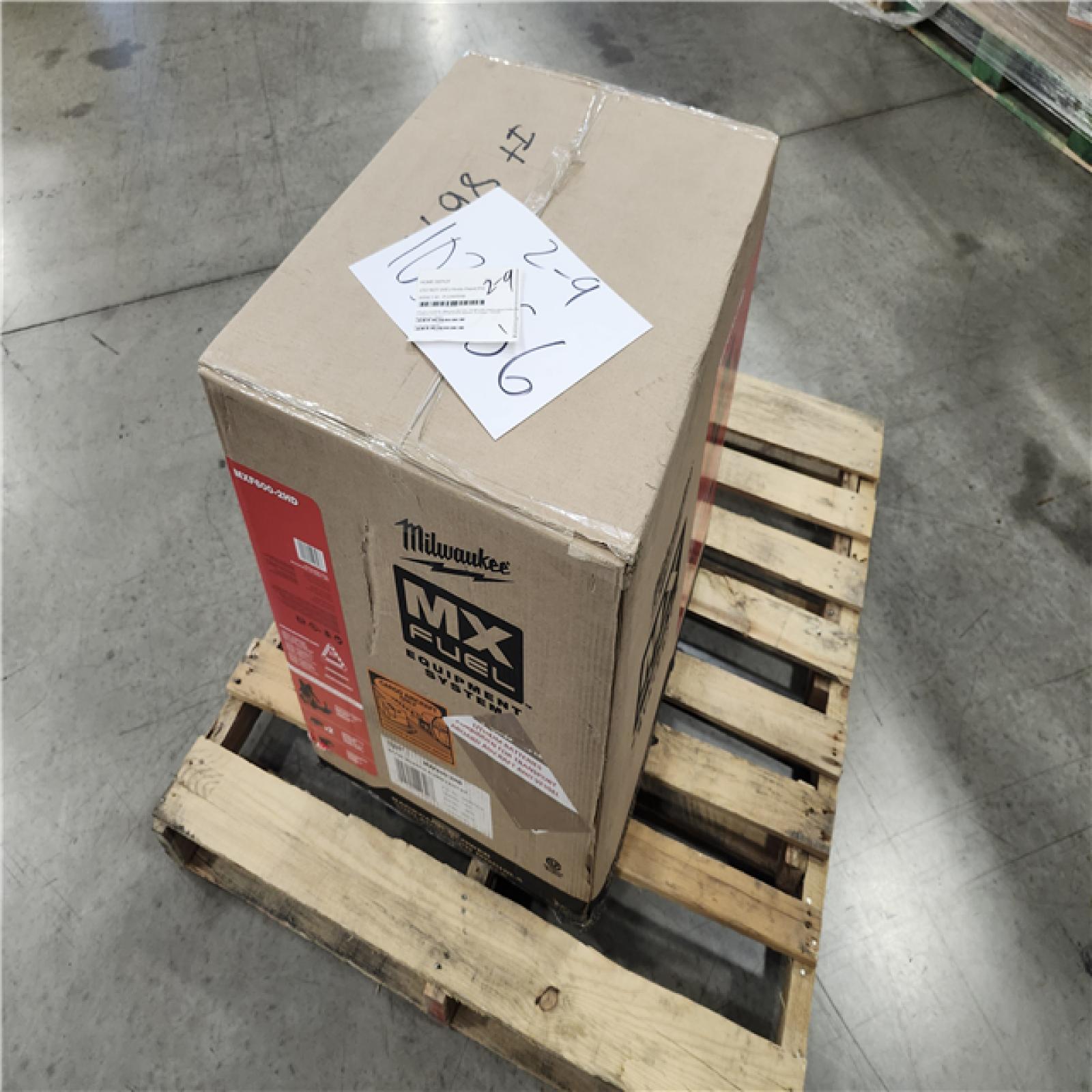 DALLAS LOCATION - Milwaukee MX FUEL 190 MPH 800 CFM Brushless Cordless Battery Backpack Leaf Blower Kit w/ (2) 12.0 Ah FORGE Batteries  (1) Charger