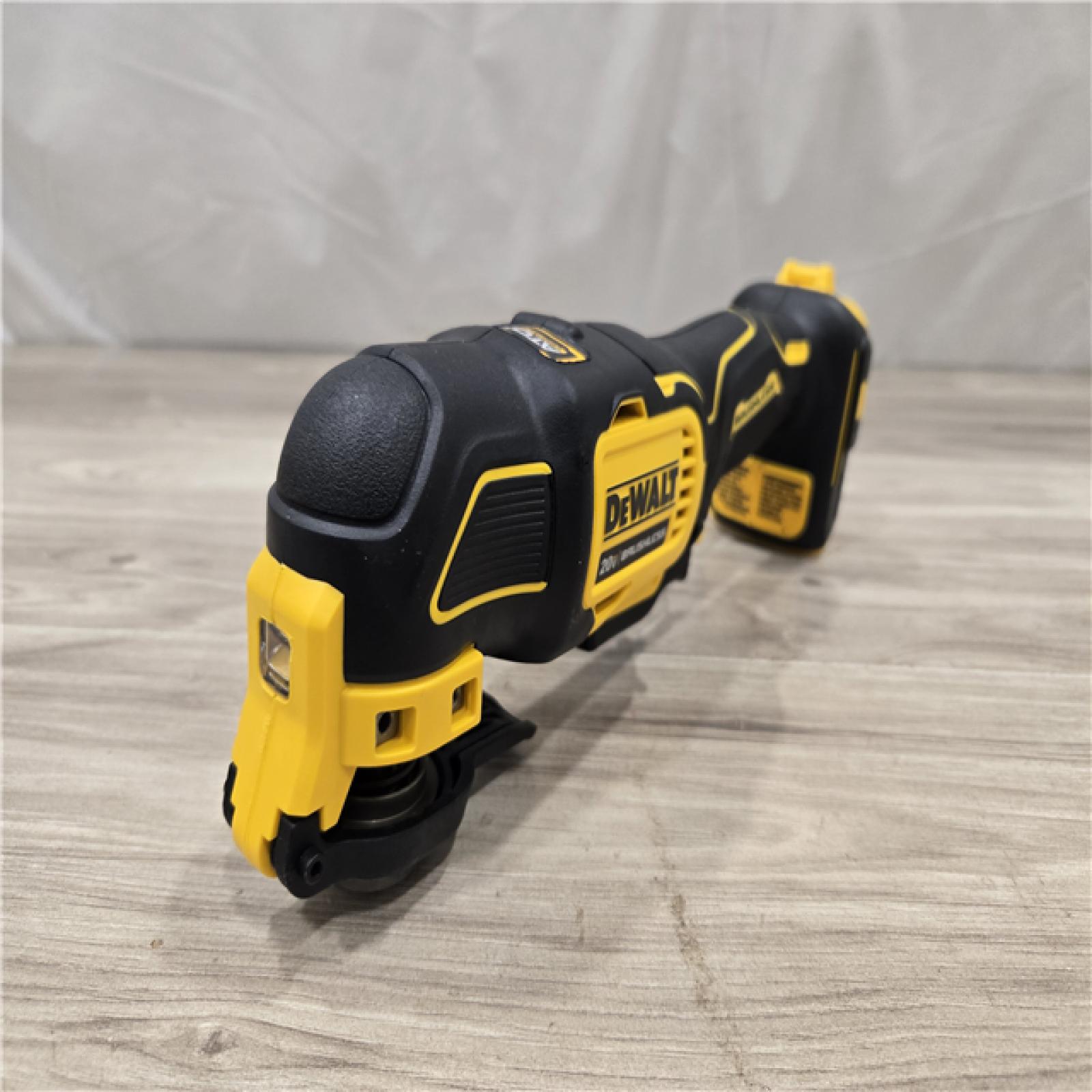 AS-IS DeWalt DCS354D1 20V Cordless Oscillating Multi-Tool Kit