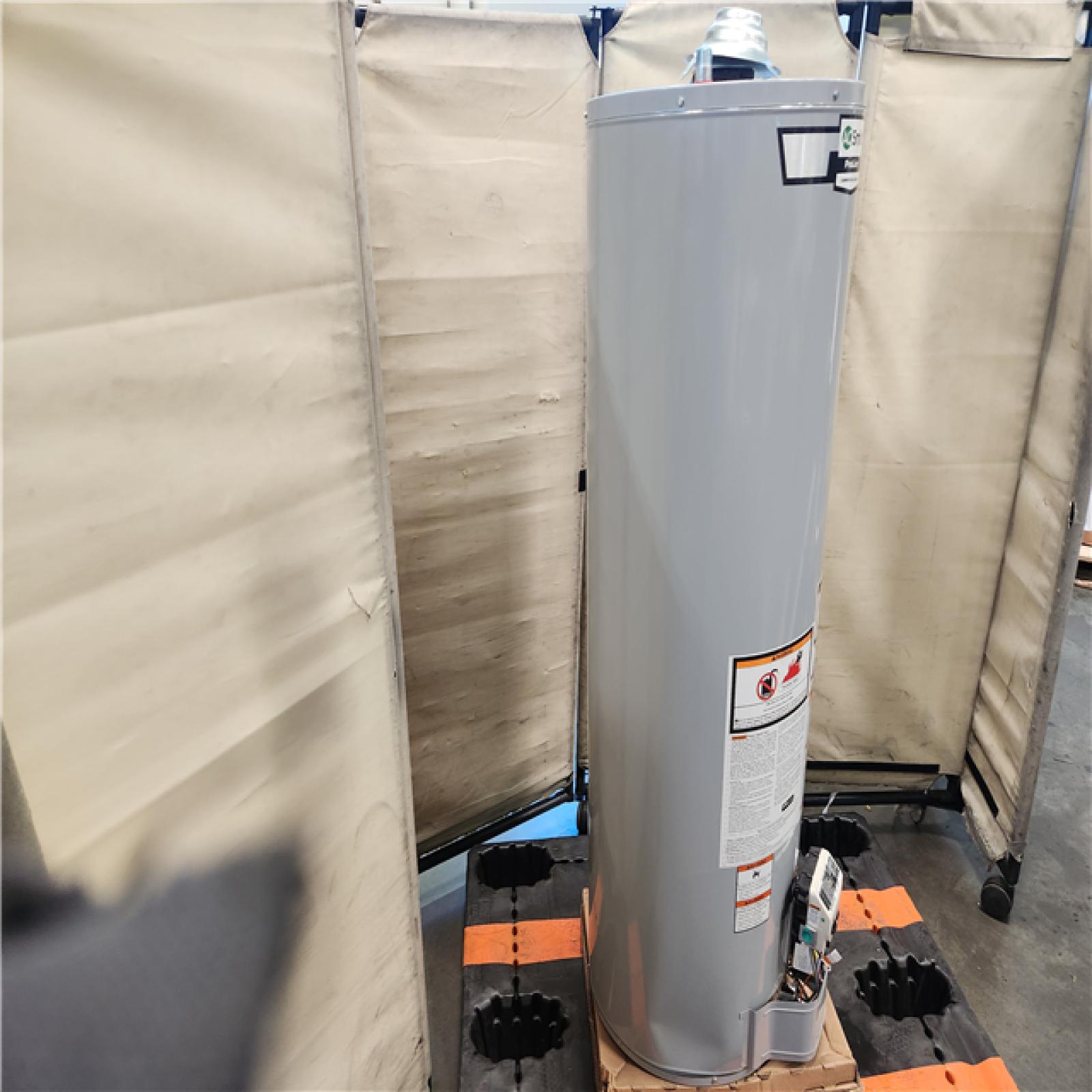 Homedepot A.O. Smith Signature 100 40-Gallons Tall 6-year Warranty 35500-BTU Natural Gas Water Heater