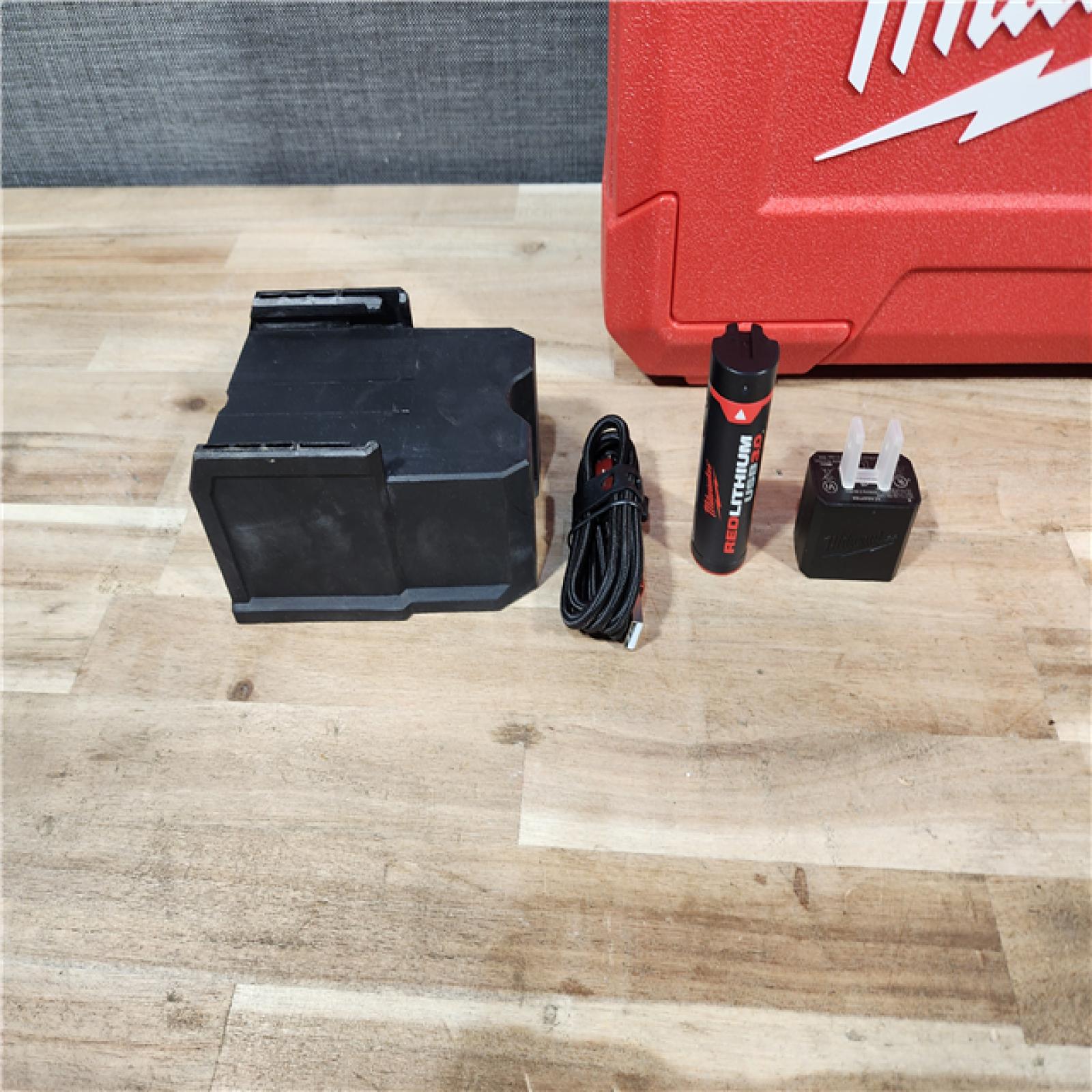HOUSTON LOCATION - AS-IS (APPEARS LIKE NEW) Milwaukee Green 100 ft. Cross Line and Plumb Points Rechargeable Laser Level with REDLITHIUM Lithium-Ion USB Battery and Charger
