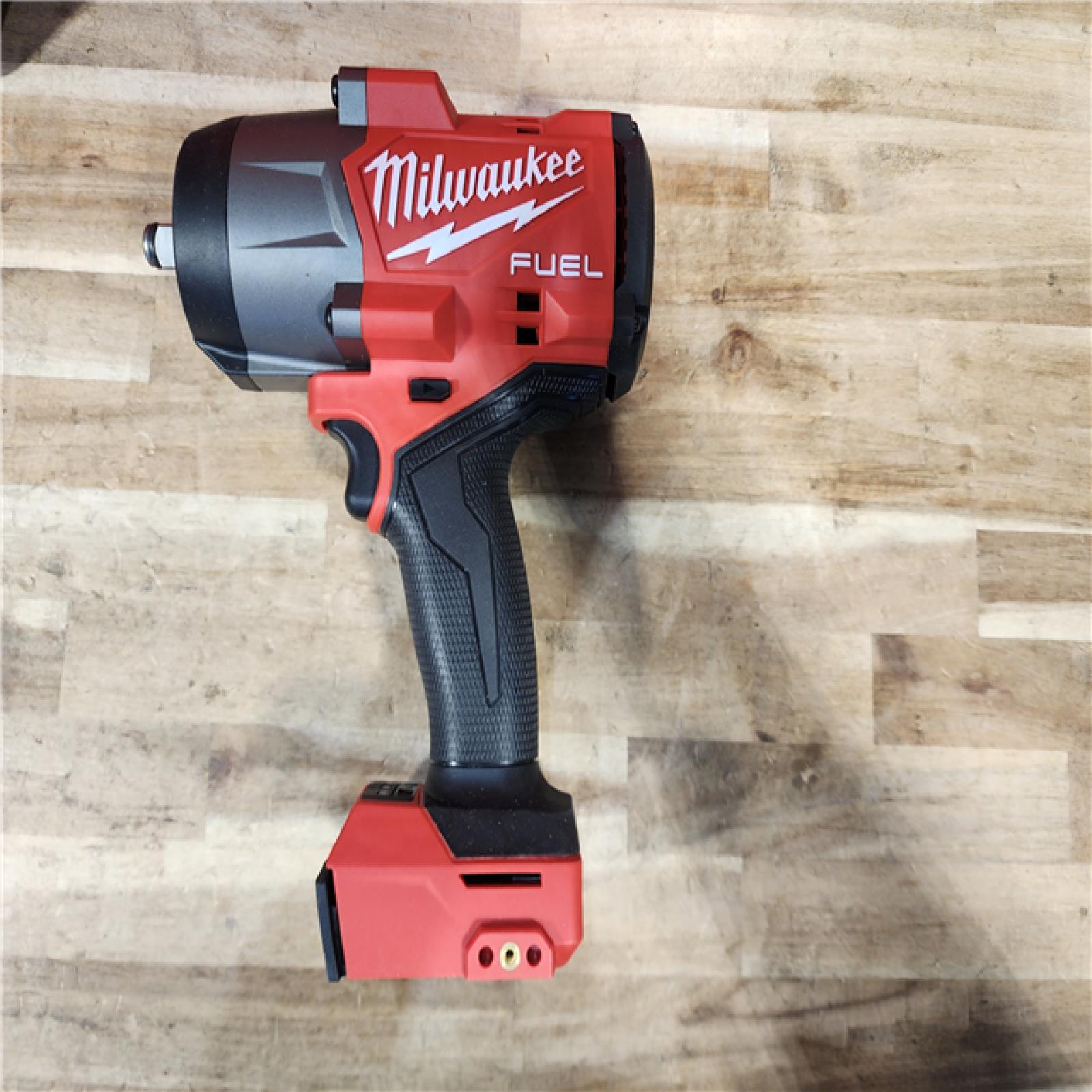 HOUSTON LOCATION - AS-IS (APPEARS LIKE NEW) Milwaukee FUEL 18V Lithium-Ion Brushless Cordless 1/2 in. Impact Wrench w/Friction Ring Kit