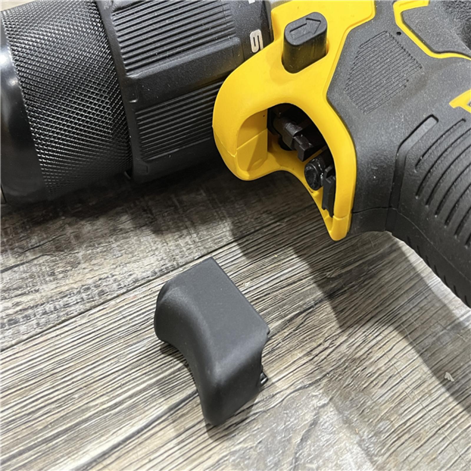 AS-IS DEWALT ATOMIC 20V Lithium-Ion Cordless 1/2 in. Hammer Drill Kit