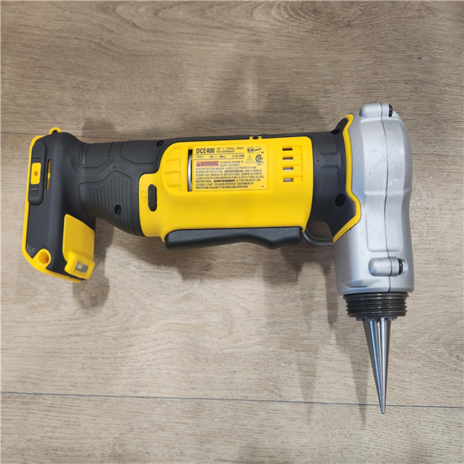 LIKE-NEW- DEWALT 20V MAX Cordless 1 in. PEX Expansion Tool  PEX Expander Grease and Case