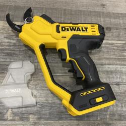 LIKE NEW - DEWALT 20V MAX Cordless Battery Powered Pruner Kit