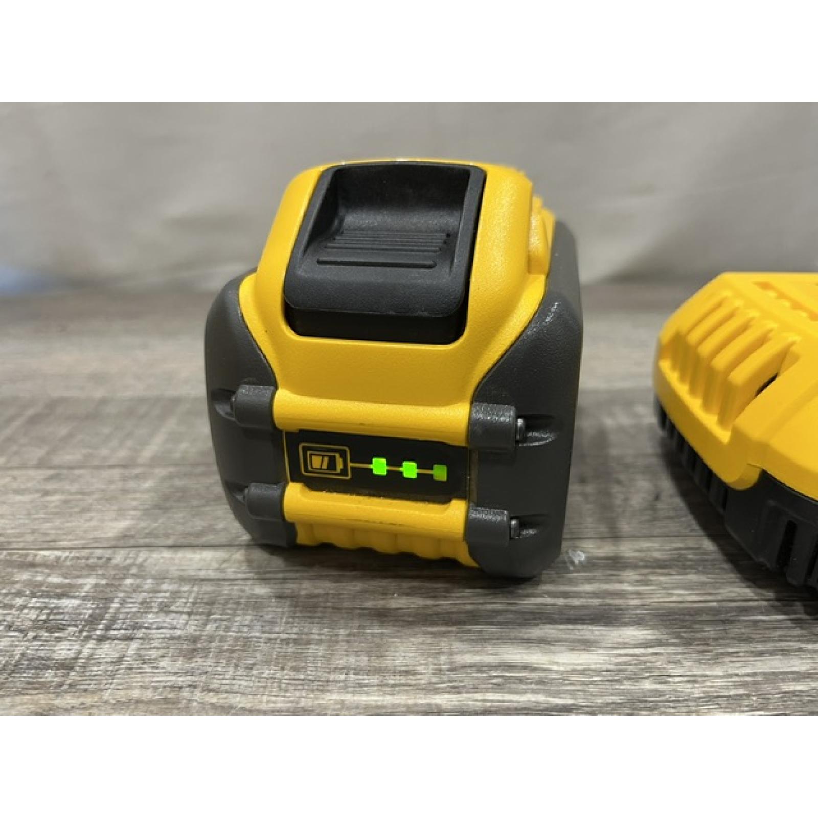 AS-IS DEWALT 20V/60V MAX FLEXVOLT Lithium-Ion 9.0Ah Battery and Charger Starter Kit