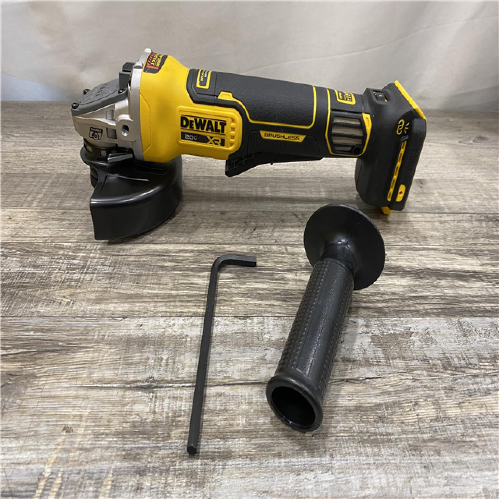 LIKE NEW - DEWALT 20V XR Cordless 4-1/2. in. to 5 in. Variable Speed Angle Grinder (Tool Only)