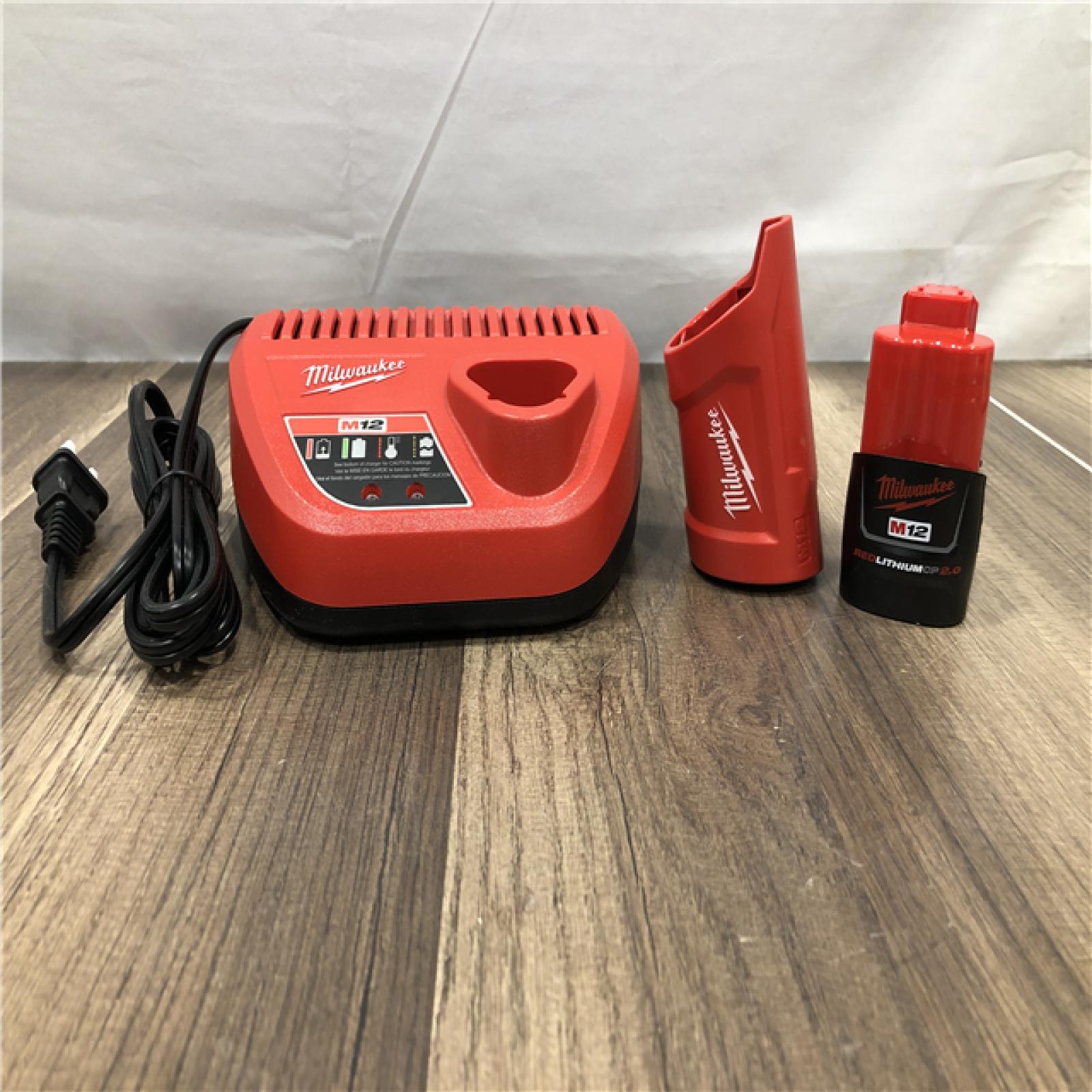 AS-IS Milwaukee Women's Large 12-Volt Lithium-Ion Cordless Axis Black Heated Vest Kit