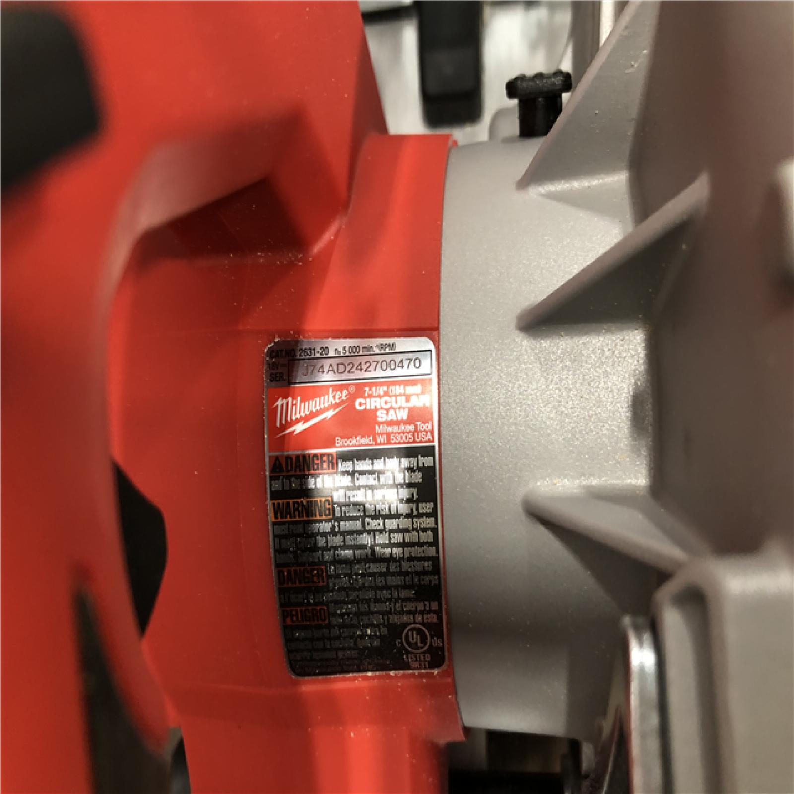 AS-IS Milwaukee 18V Lithium-Ion Brushless Cordless 7-1/4 in. Circular Saw (Tool-Only)