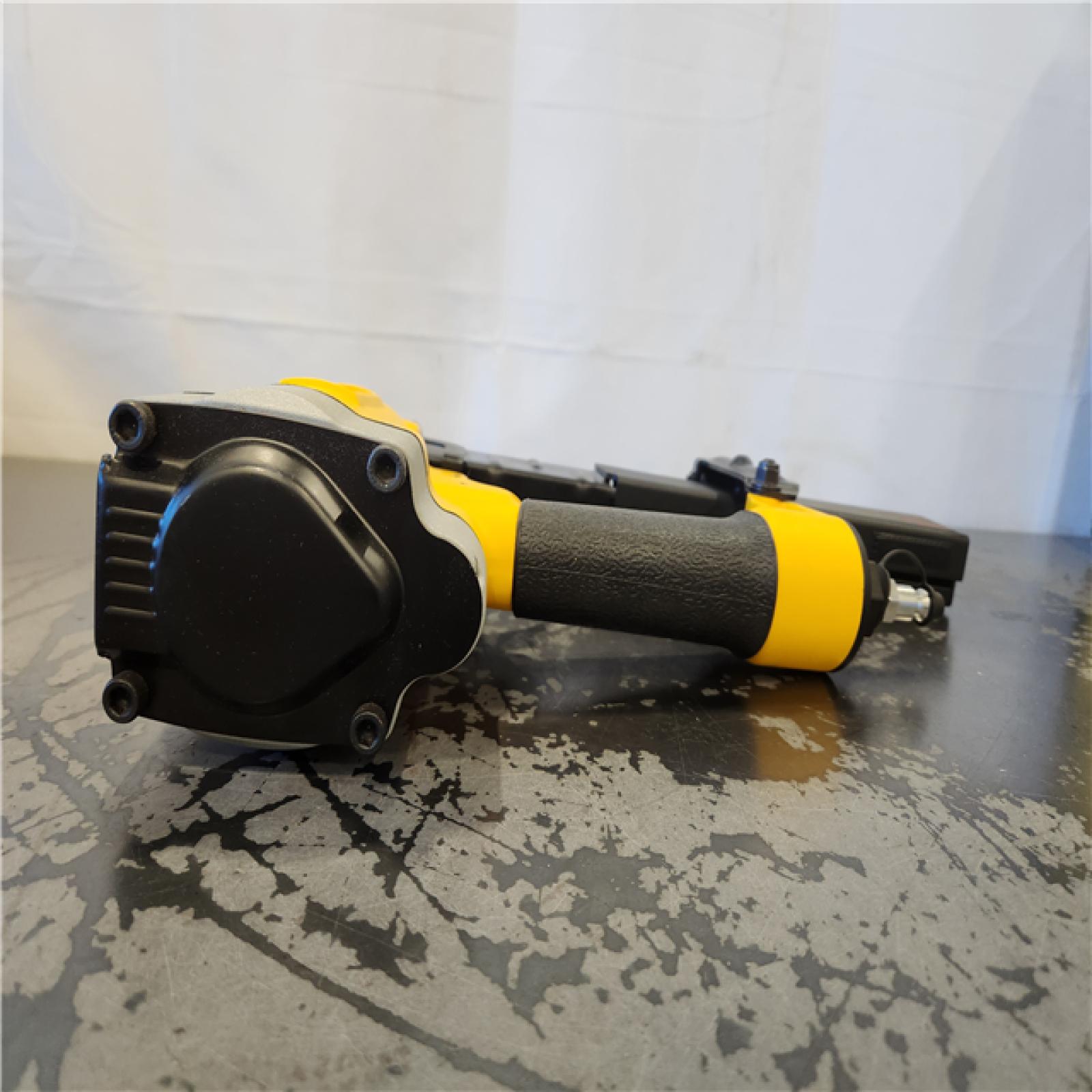 AS-IS- DeWalt 16 Gauge 1 Crown 2 Lathing Stapler