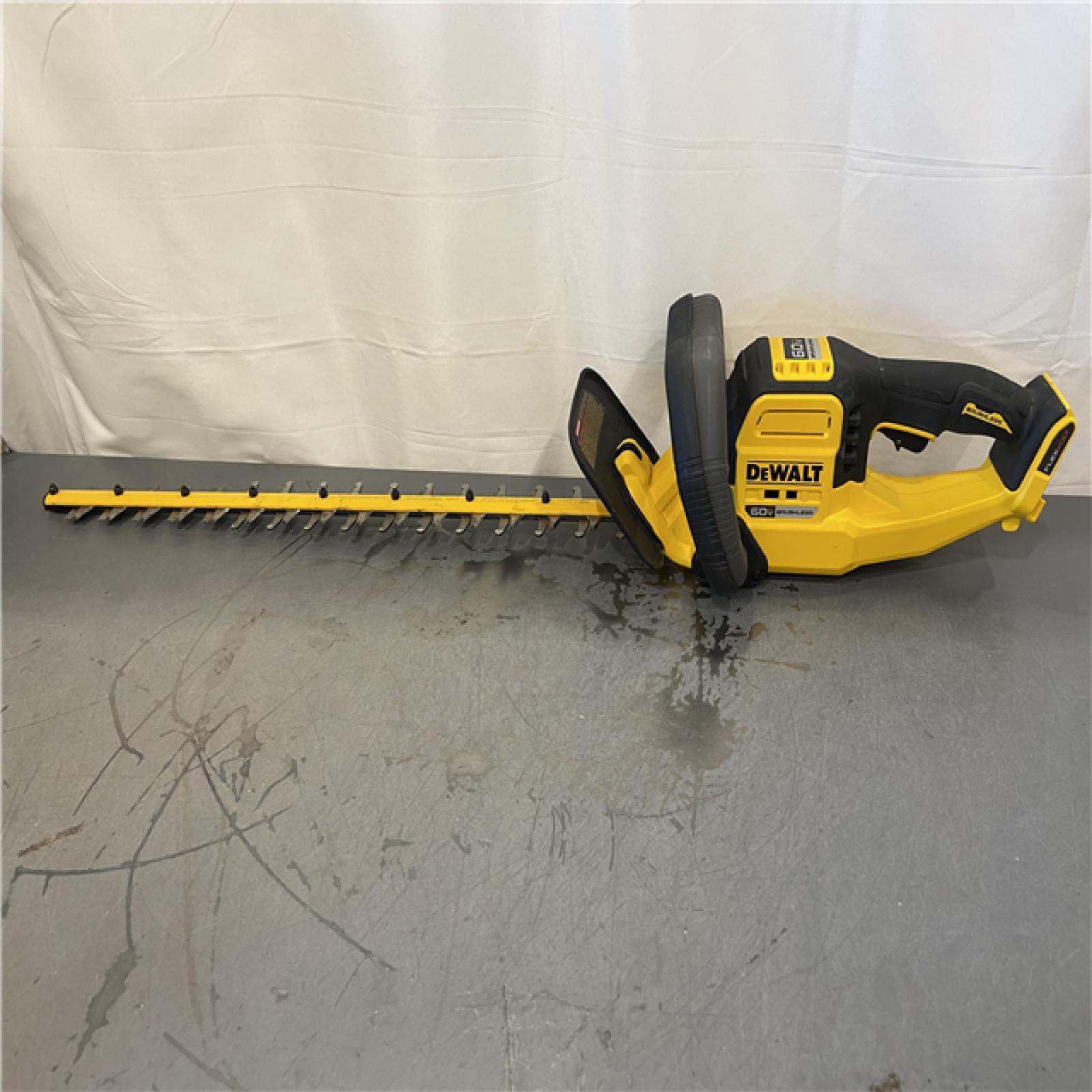 AS-IS - DeWalt FLEXVOLT 60V MAX 26 in. Brushless Cordless Battery Powered Hedge Trimmer