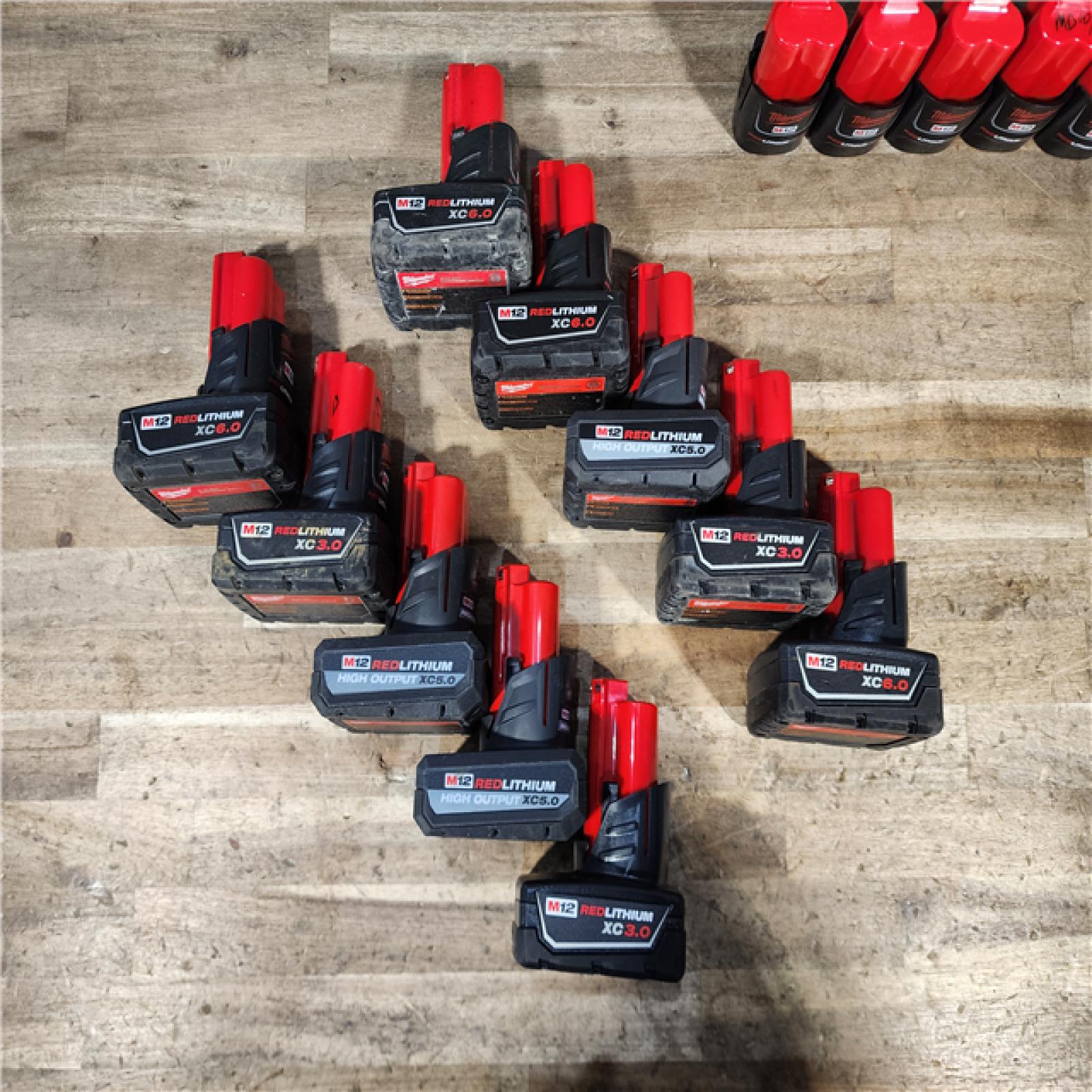 HOUSTON LOCATION - AS-IS MILWAUKEE BATTERY PACK QTY - 15