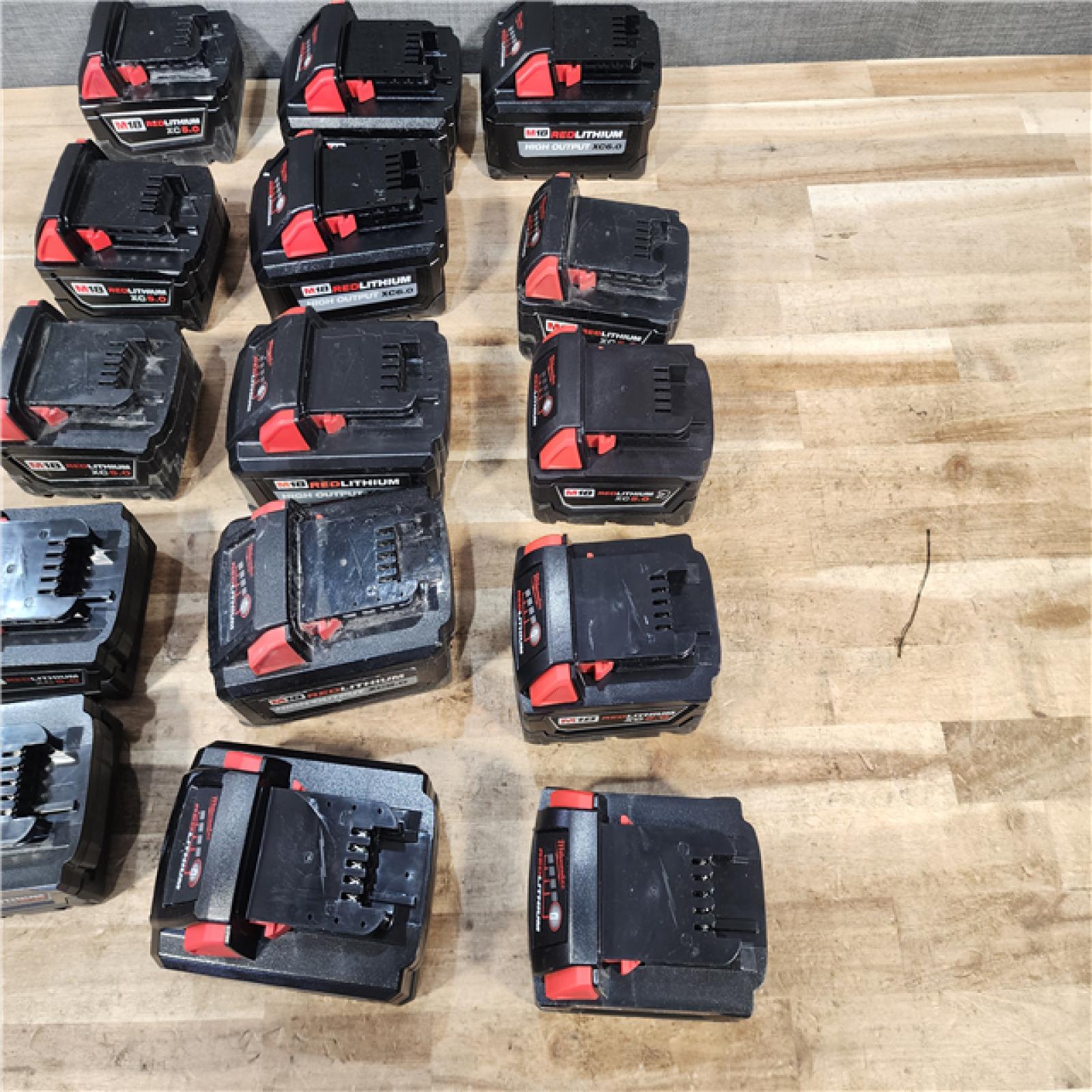 HOUSTON LOCATION - AS - IS MILWAUKEE BATTERY PACK QTY - 15