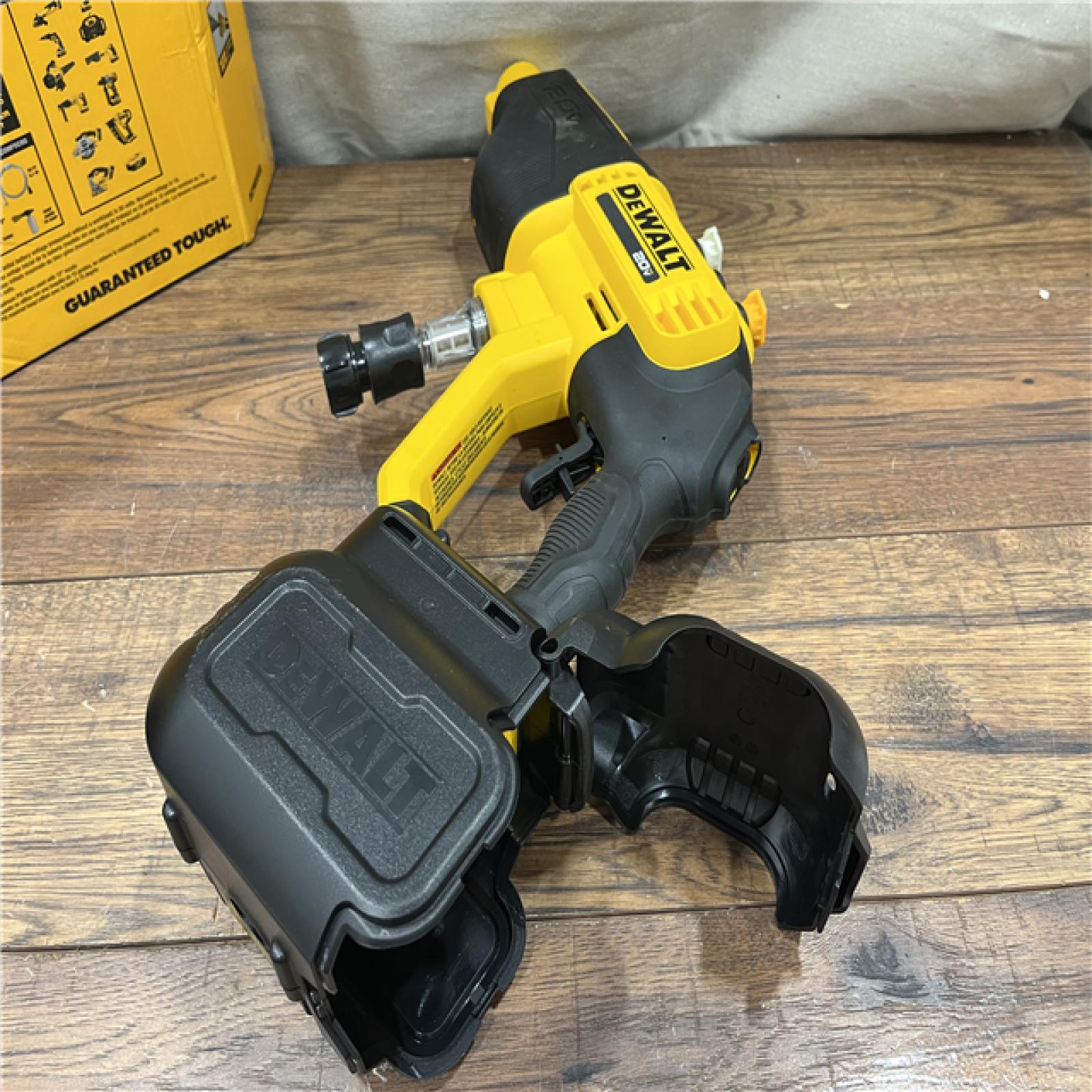 AS-IS Dewalt 20V 550 PSI  1 GPM Cordless Power Cleaner W/ 4 Nozzles Tool-Only DCPW550B