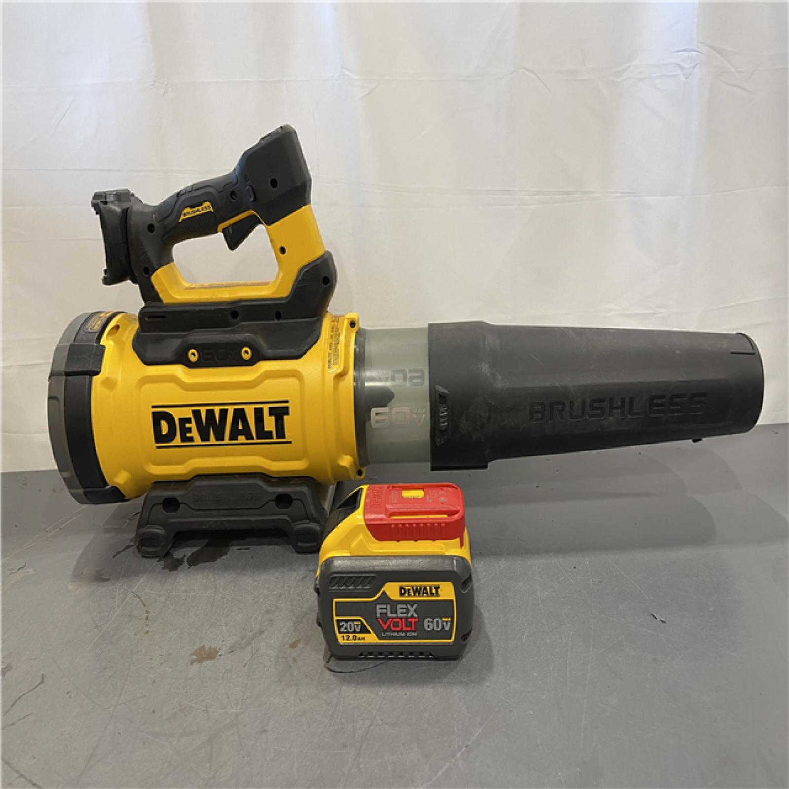 AS-IS - DeWalt FLEXVOLT 60V MAX 160 MPH 760 CFM Brushless Cordless Battery Powered Blower Kit