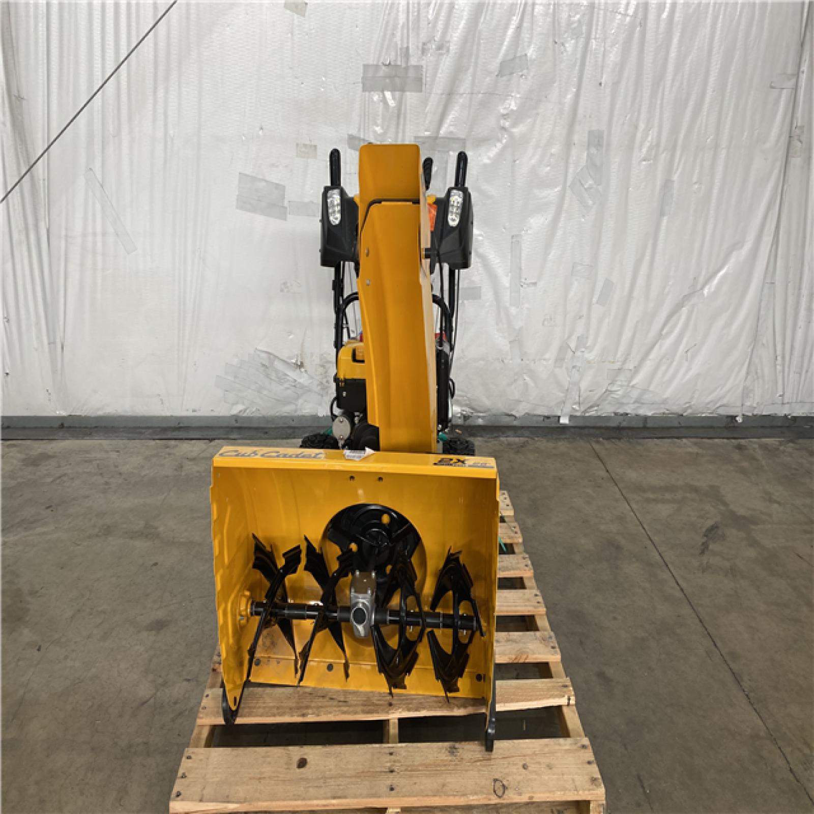Houston Location - AS-IS Cub Cadet 2x 26'' in Snow Blower