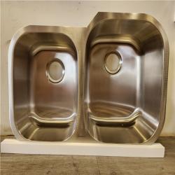Phoenix Location NEW Seasons Stainless Steel Undermount 31.5 18G Double Bowl Offset Sink Pallet (12 Total)