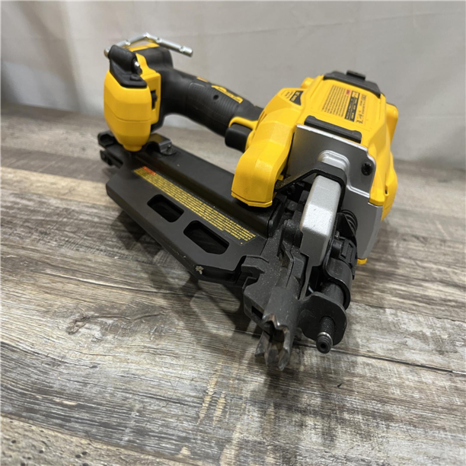 AS-IS DEWALT 20V 30 Degree Cordless Framing Nailer (Tool-Only)