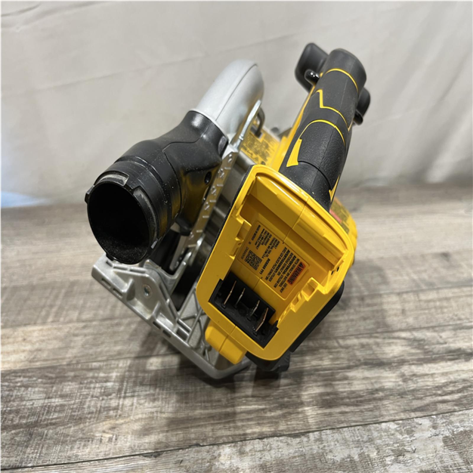 AS-IS DEWALT 20V MAX Cordless Brushless 6-1/2 in. Sidewinder Style Circular Saw (Tool Only)