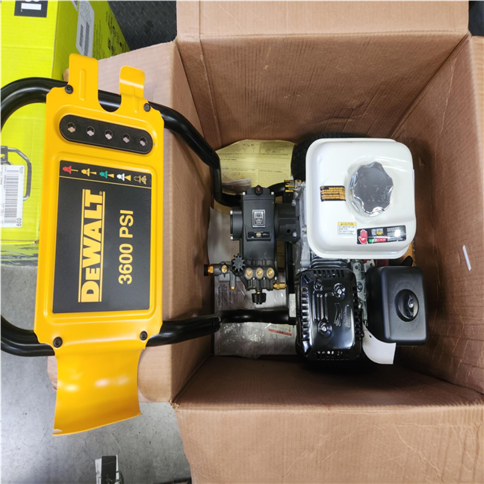 Phoenix NEW DEWALT 3600 PSI 2.5 GPM Cold Water Gas Professional Pressure Washer with HONDA GX200 Engine