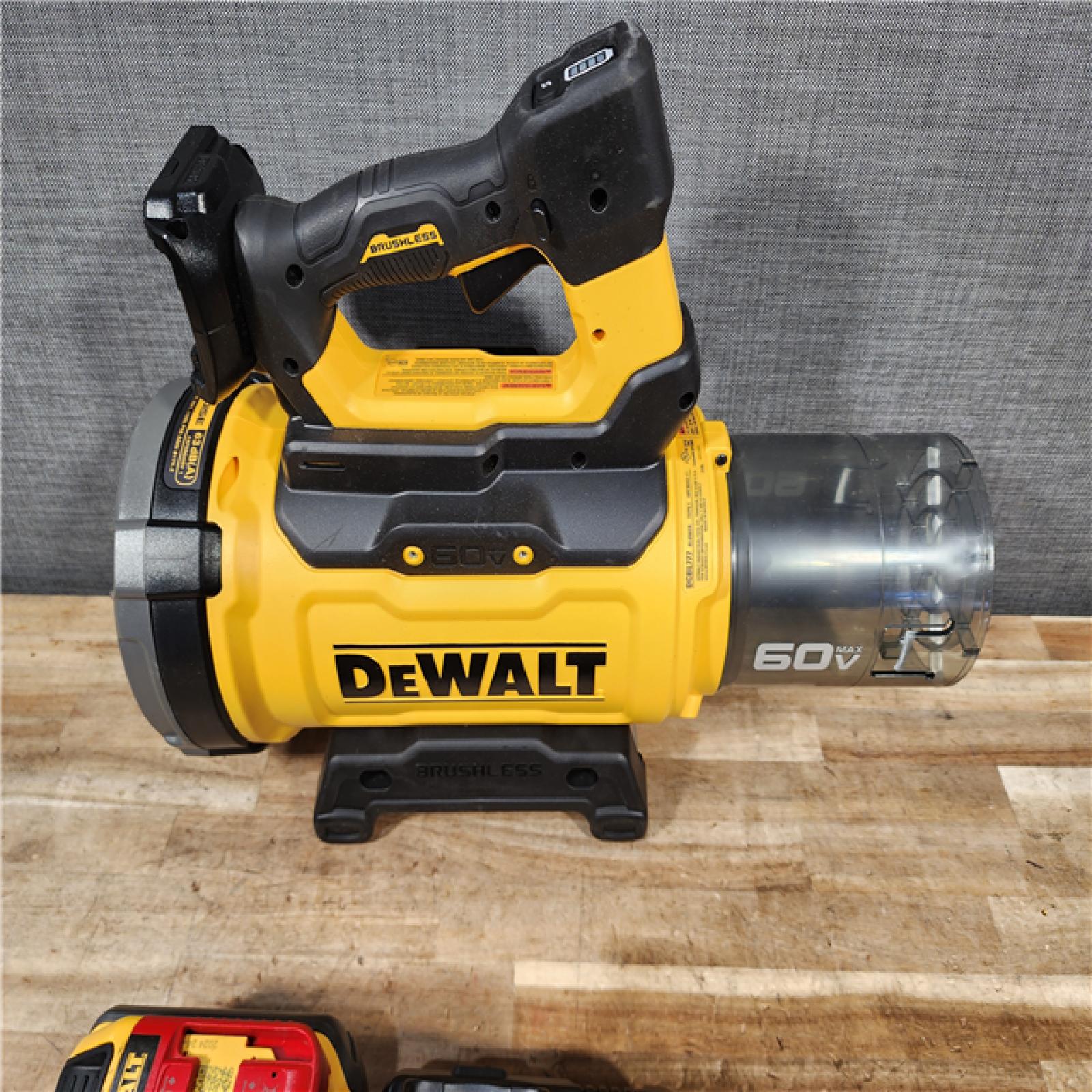 HOUSTON LOCATION - AS - IS DEWALT FLEXVOLT 60V MAX 160 MPH 760 CFM Brushless Cordless Axial Blower Kit