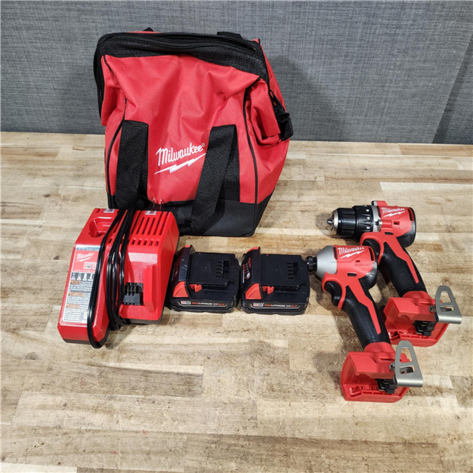 HOUSTON LOCATION - AS - IS Milwaukee 2 Tool Combo Kit W/ (2) Battery & Charger