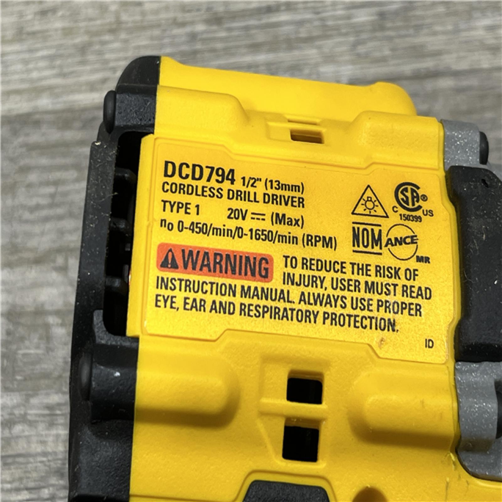 AS-IS DEWALT Atomic 20V Lithium-Ion Cordless Compact 1/2 in. Drill/Driver Kit