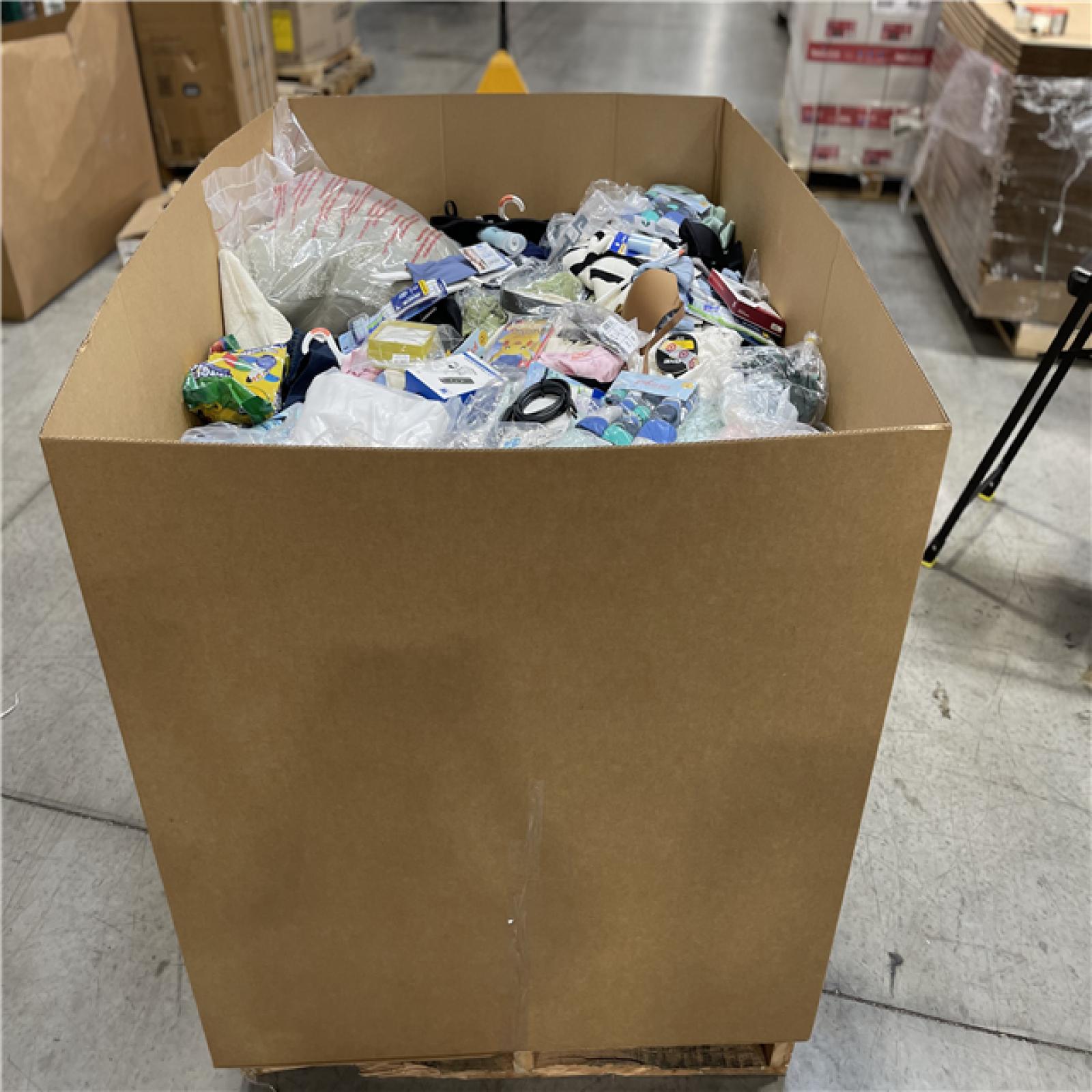 DALLAS LOCATION - NEW! BULLSEYE MIXED PALLET