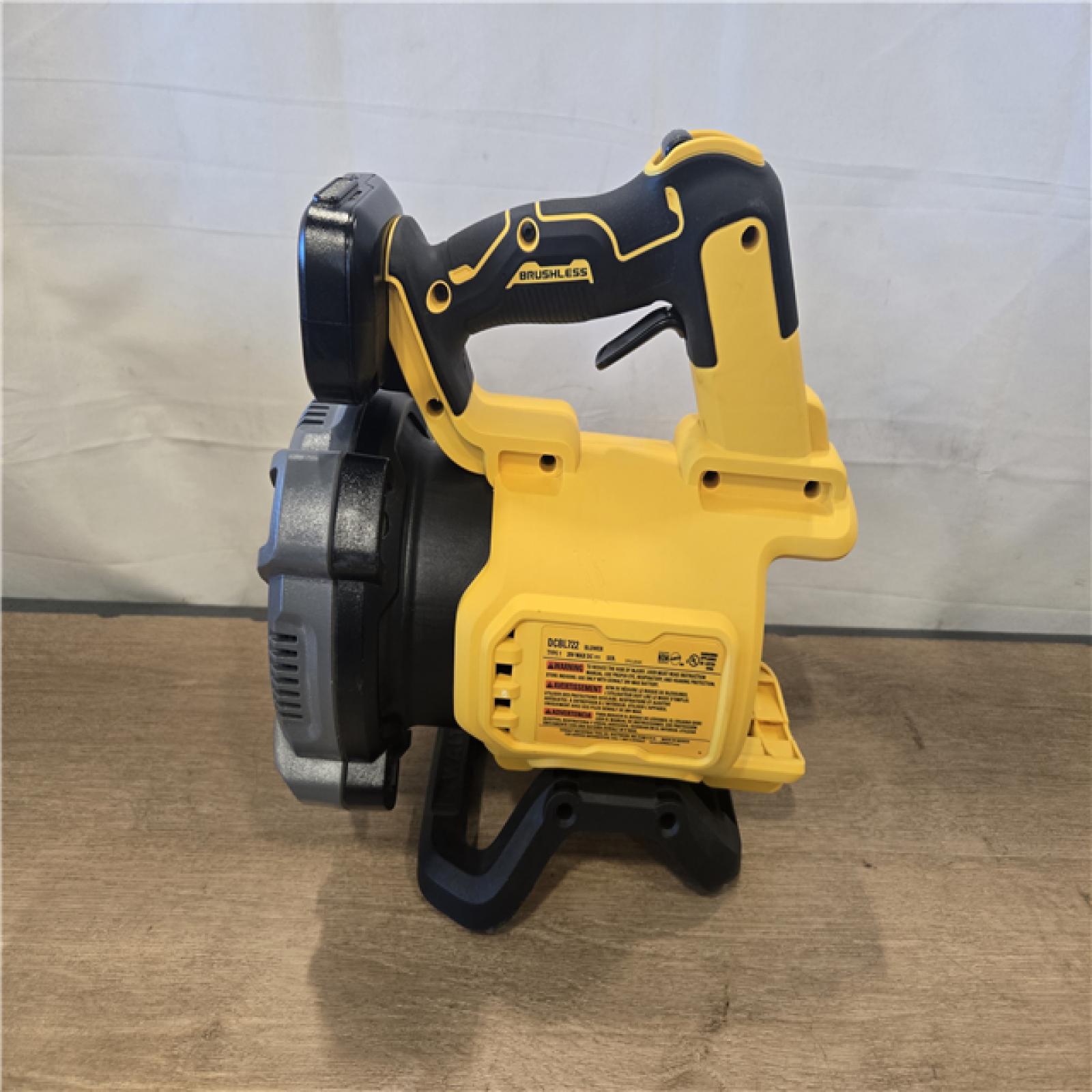AS-IS DEWALT 20V MAX* XR Cordless Handheld Blower Kit