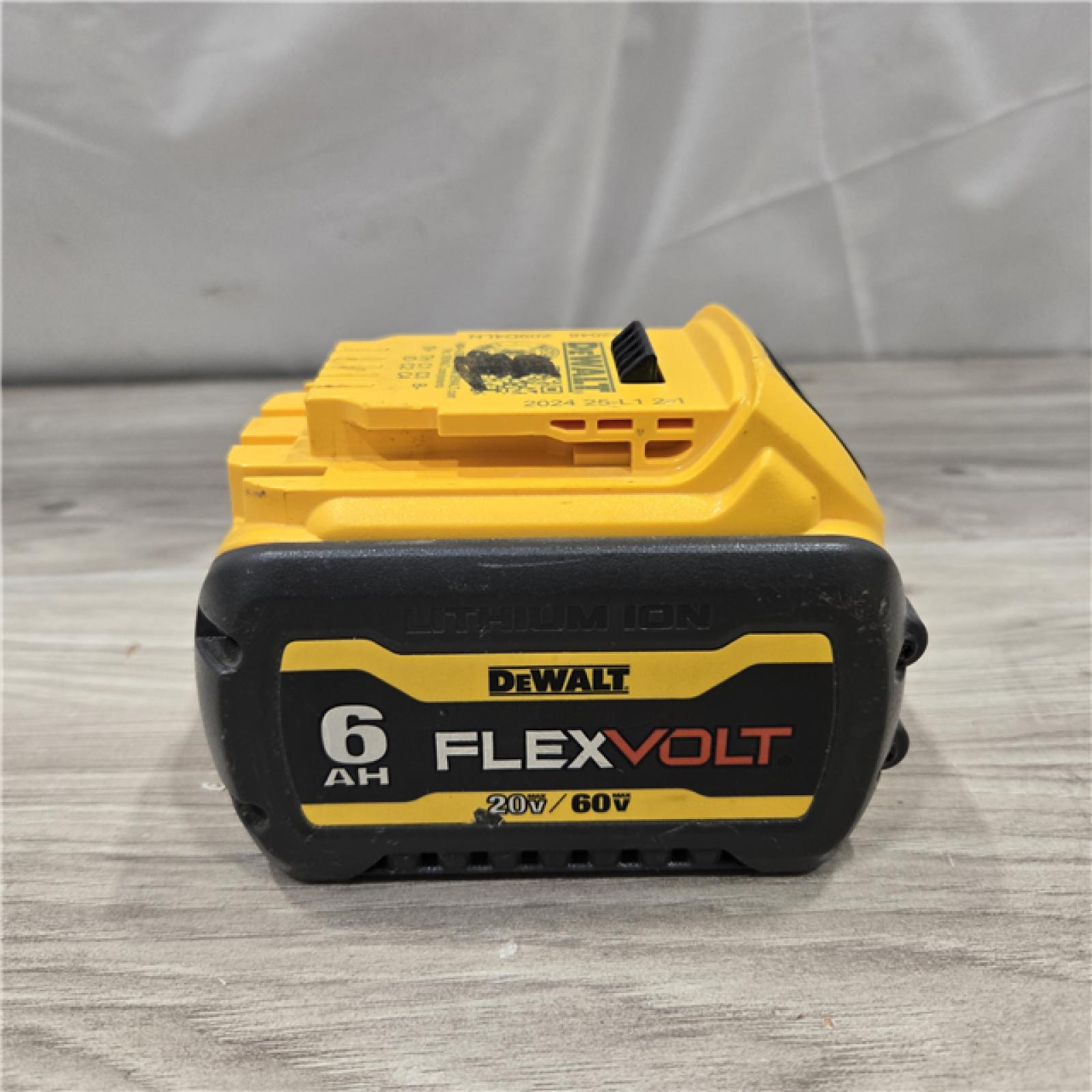 AS-IS DEWALT FLEXVOLT 20V/60V MAX 6.0Ah Battery Pack with 6 Amp Output Charger Kit