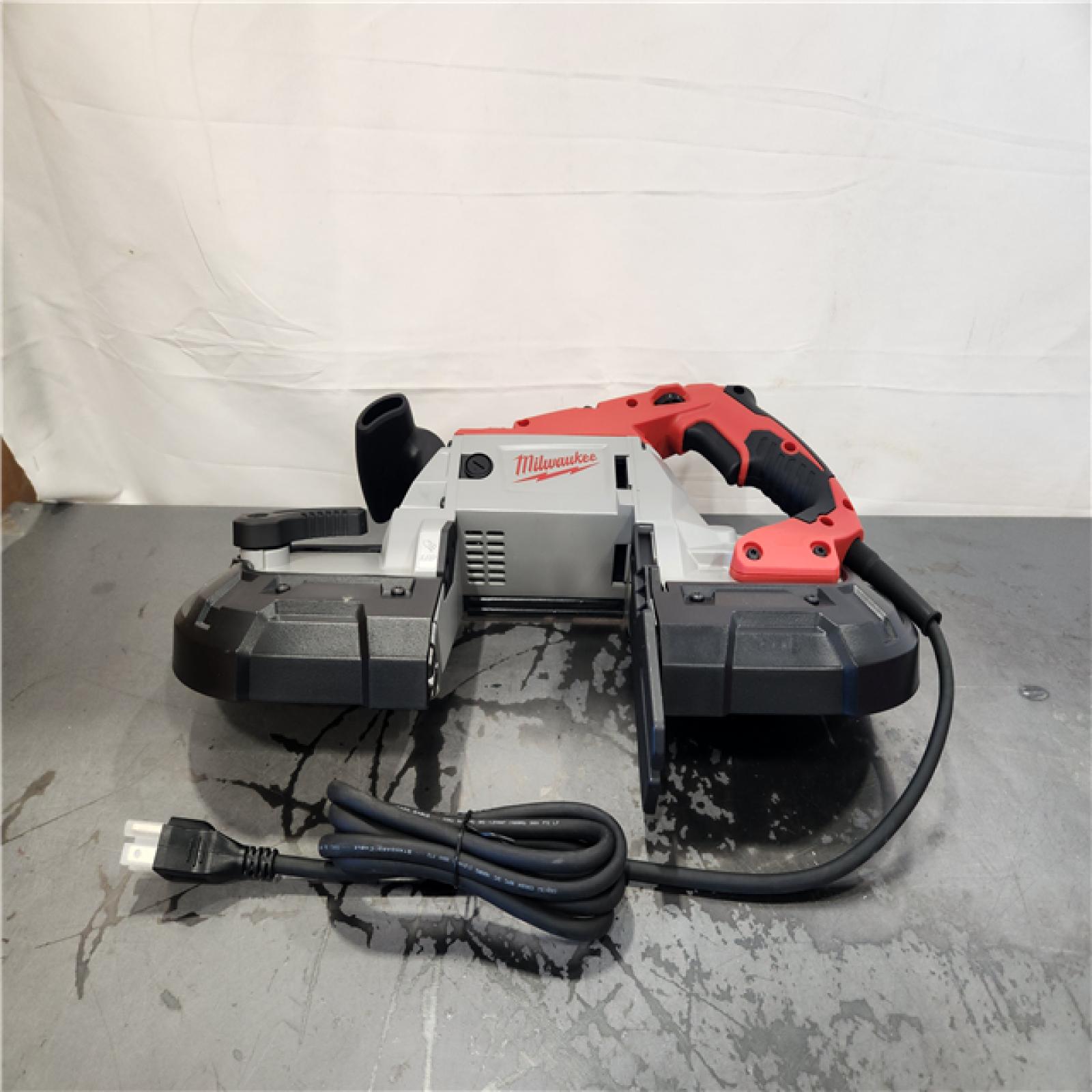 AS-IS- Milwaukee 120V 11.0A Corded Variable Speed Band Saw