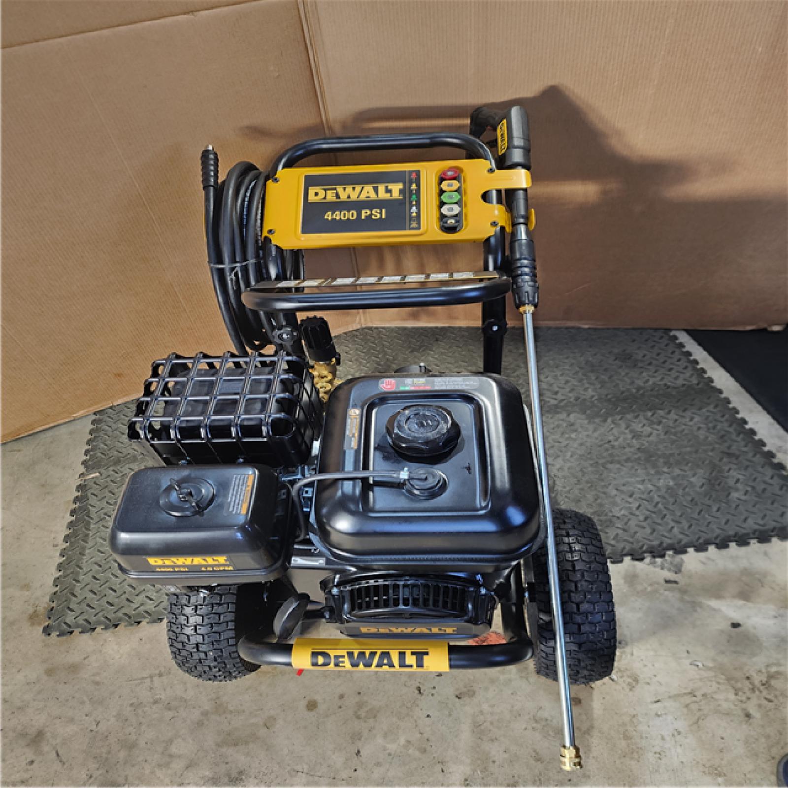 HOUSTON LOCATION - AS-IS (APPEARS LIKE NEW) DEWALT 4400 PSI 4.0 GPM Cold Water Gas Pressure Washer