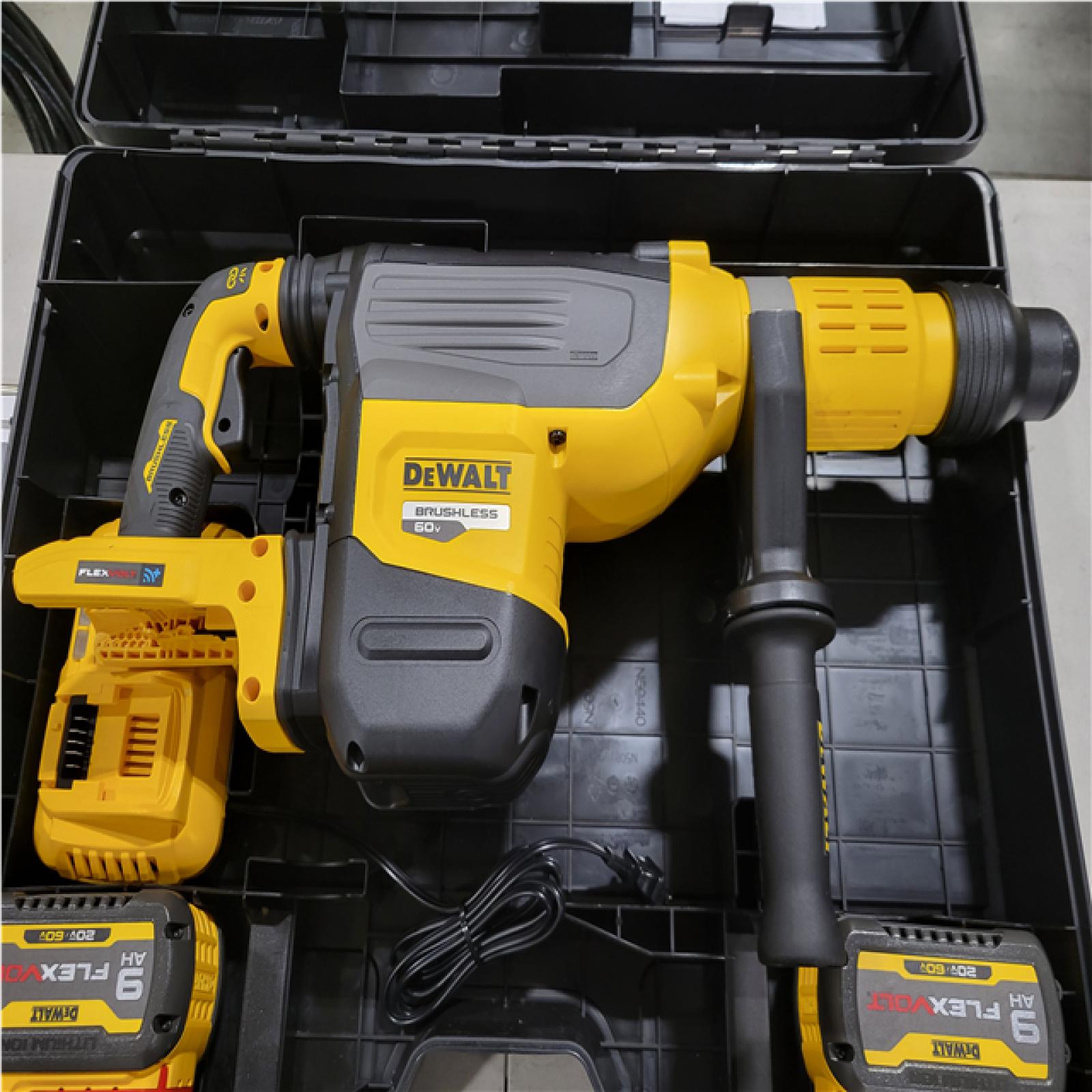 CALIFORNIA AS-IS DEWALT 2 SDS MAX COMBINATION HAMMER KIT