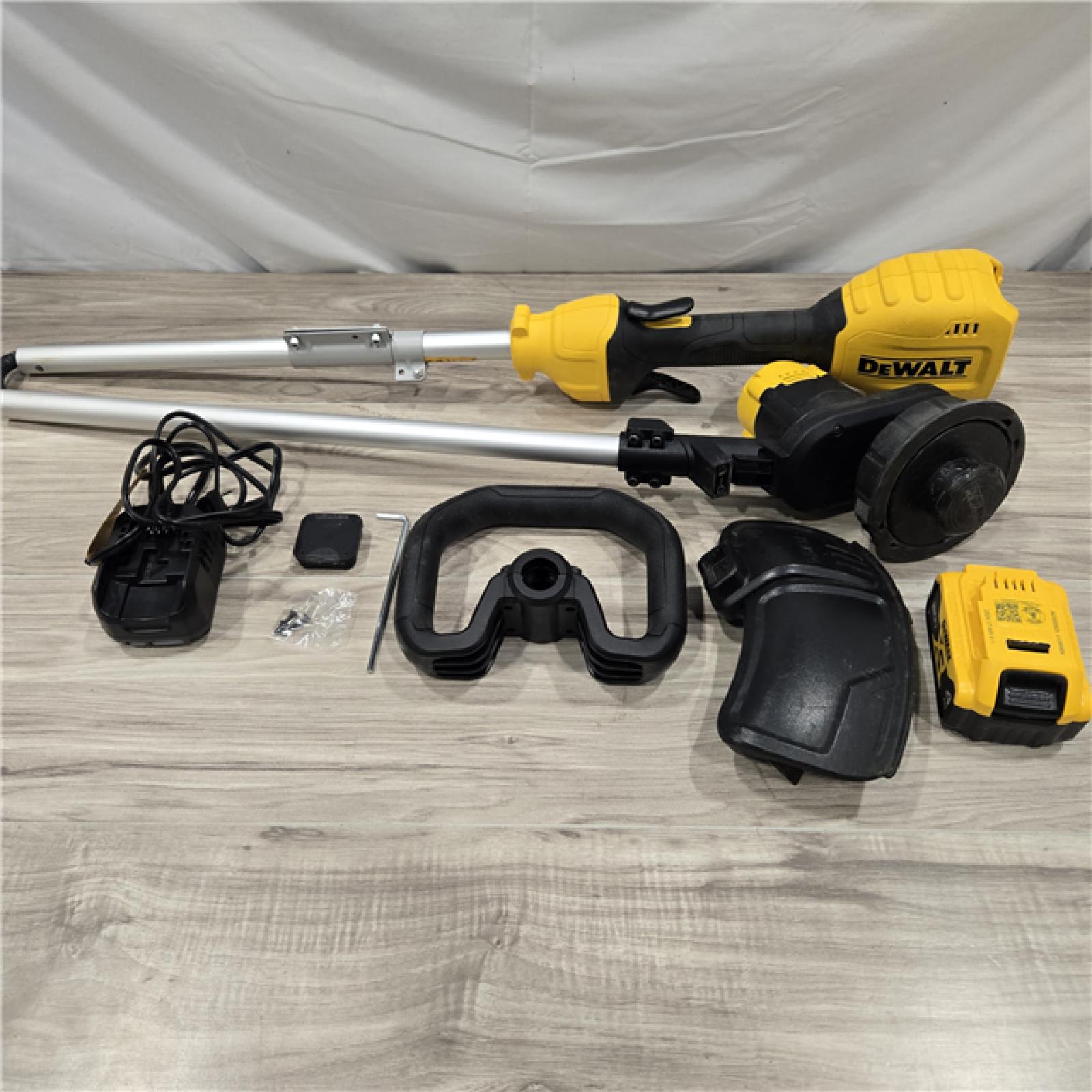 AS-IS DEWALT 20V MAX Cordless String Trimmer Kit