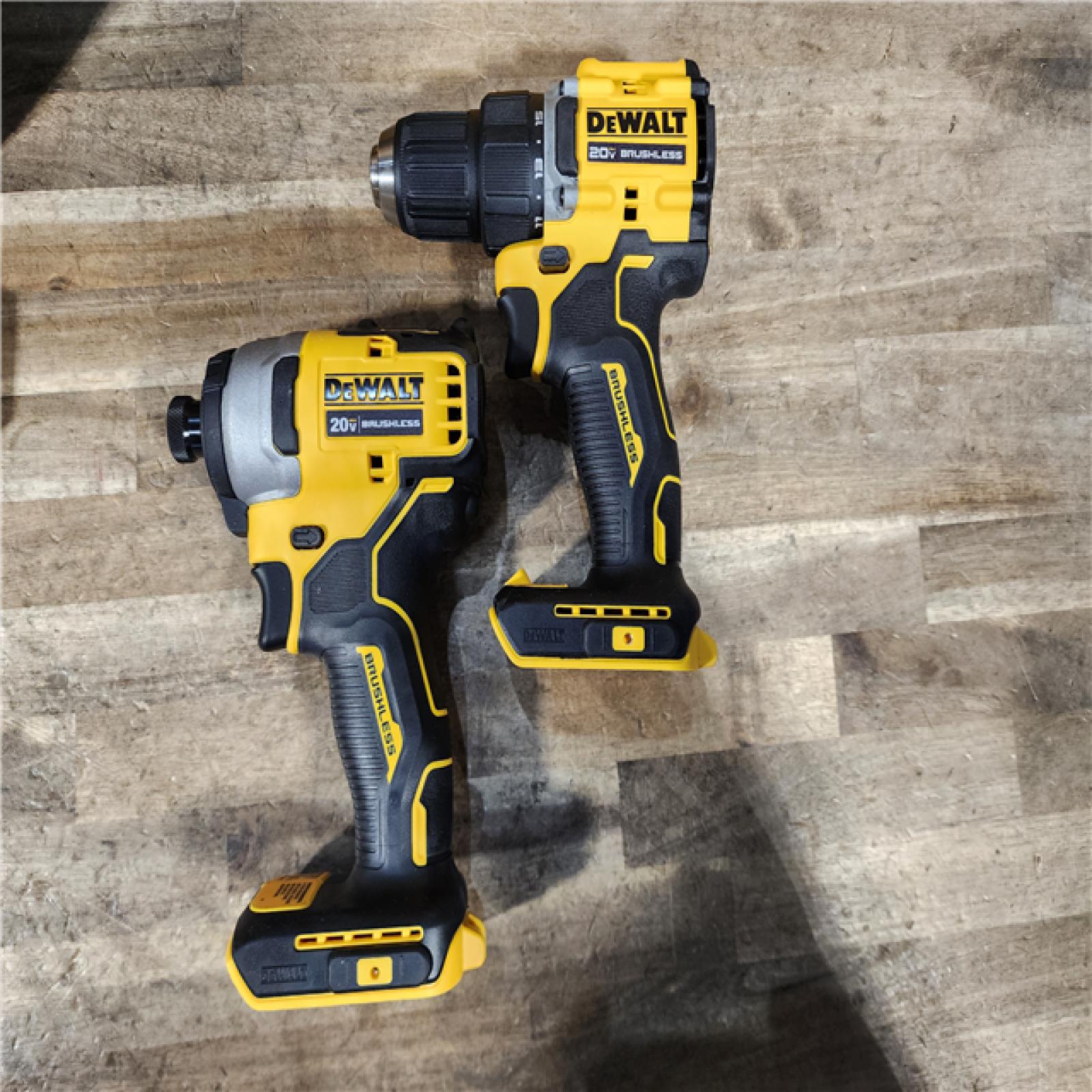 HOUSTON LOCATION - AS-IS Dewalt DCK225D2 20V MAX ATOMIC Brushless Compact Lithium-Ion 1/2 in. Cordless Drill Driver and 1/4 in. Impact Driver Combo Kit with 2 Batteries 2 Ah