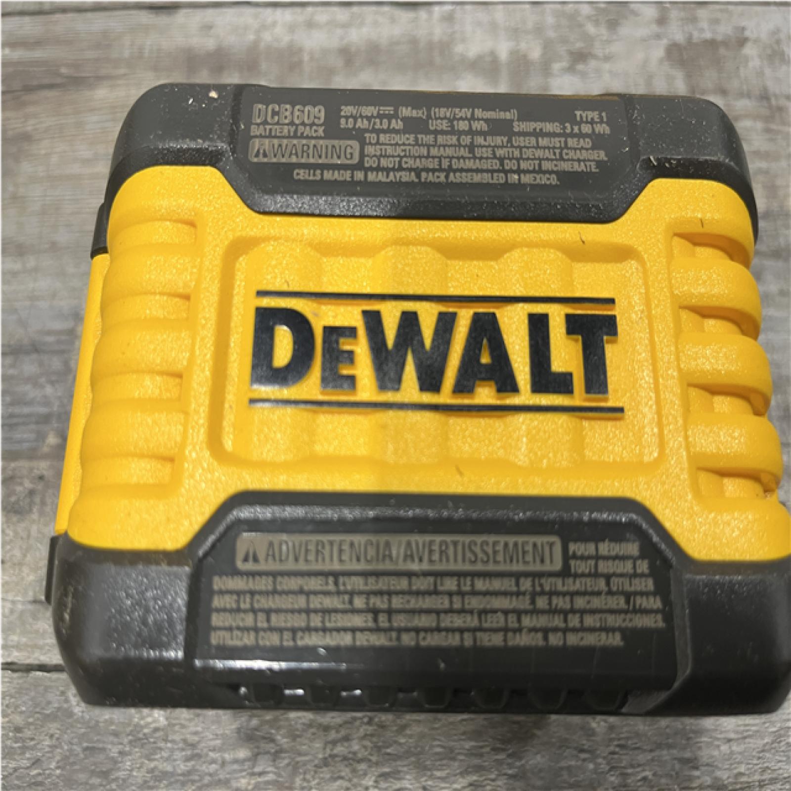 AS-IS DEWALT 20V/60V MAX FLEXVOLT Lithium-Ion 9.0Ah Battery and Charger Starter Kit